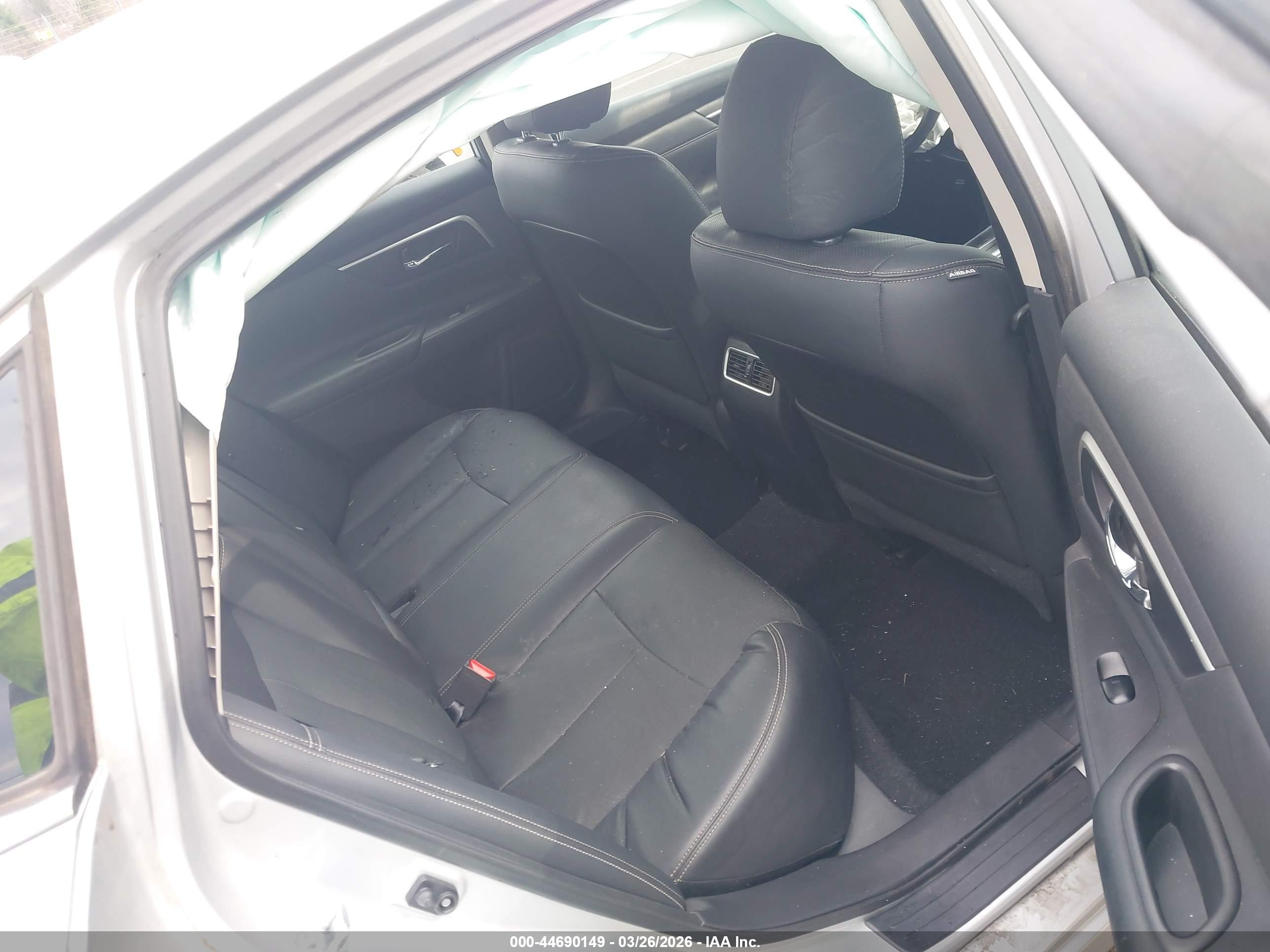 NISSAN ALTIMA image 8