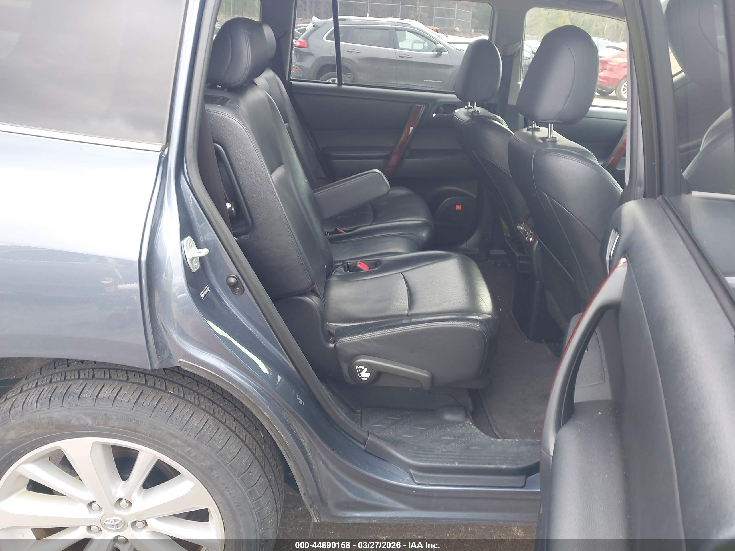 TOYOTA HIGHLANDER image 8