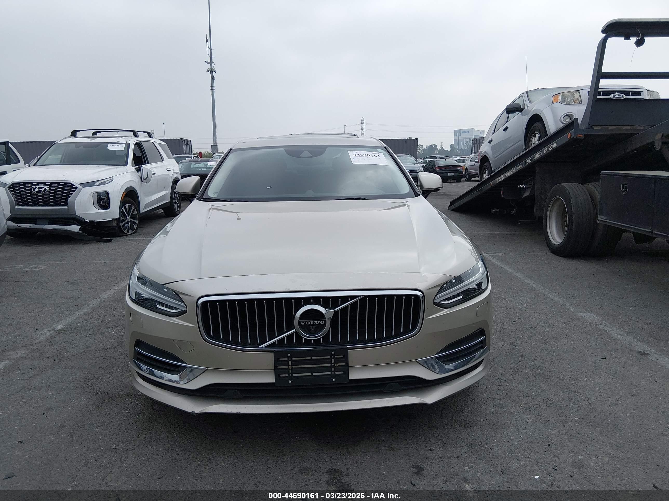 VOLVO S90 image 6