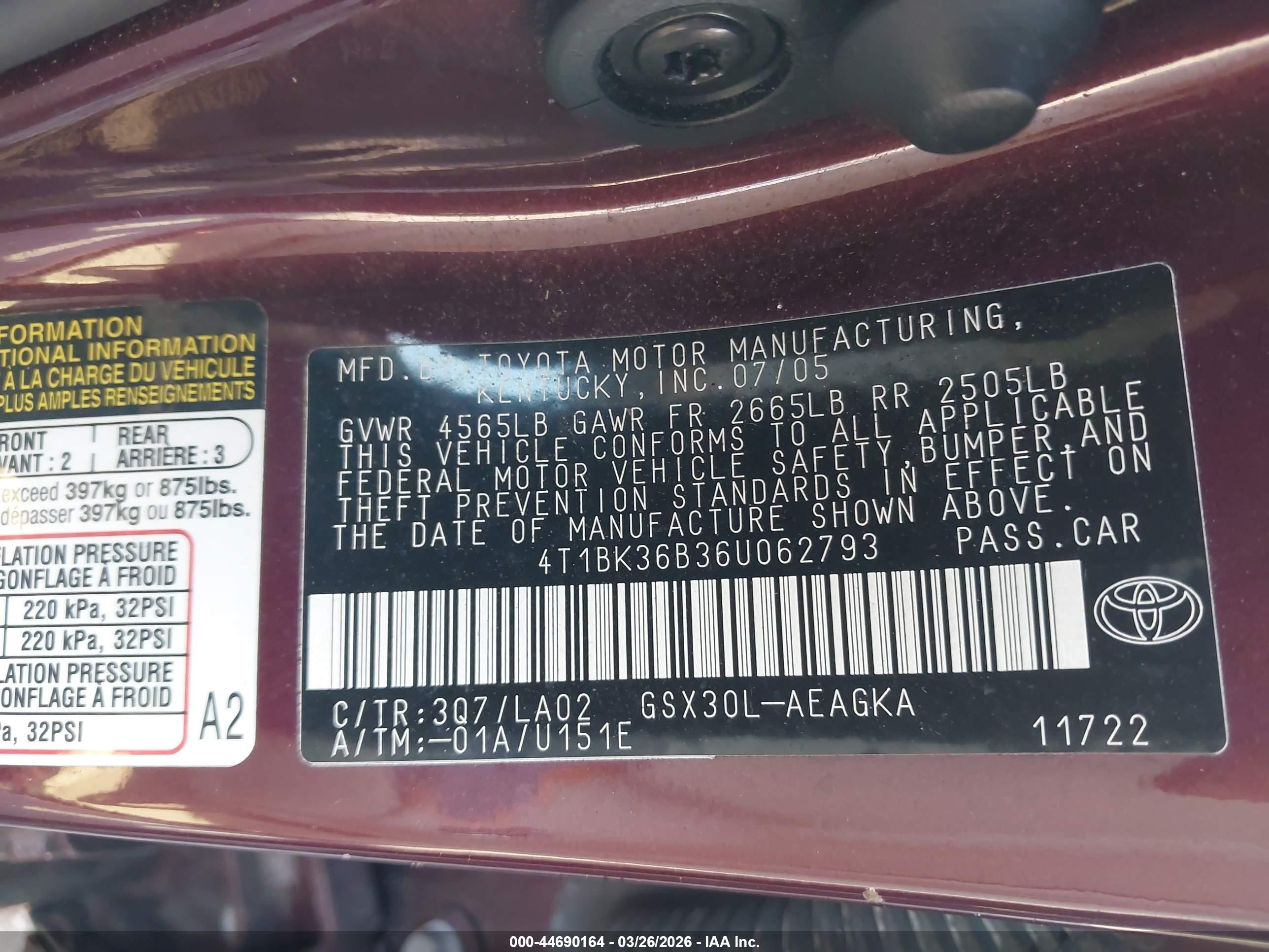 TOYOTA AVALON image 9