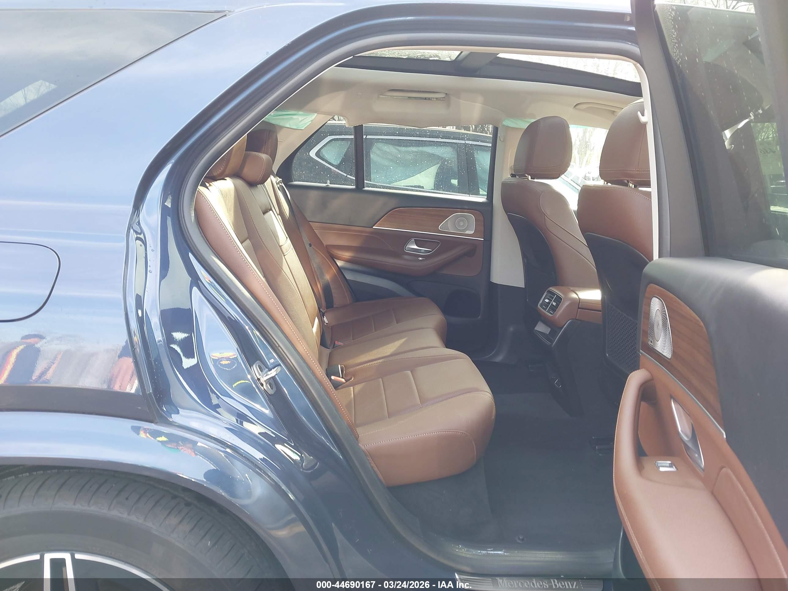 MERCEDES-BENZ GLE image 8