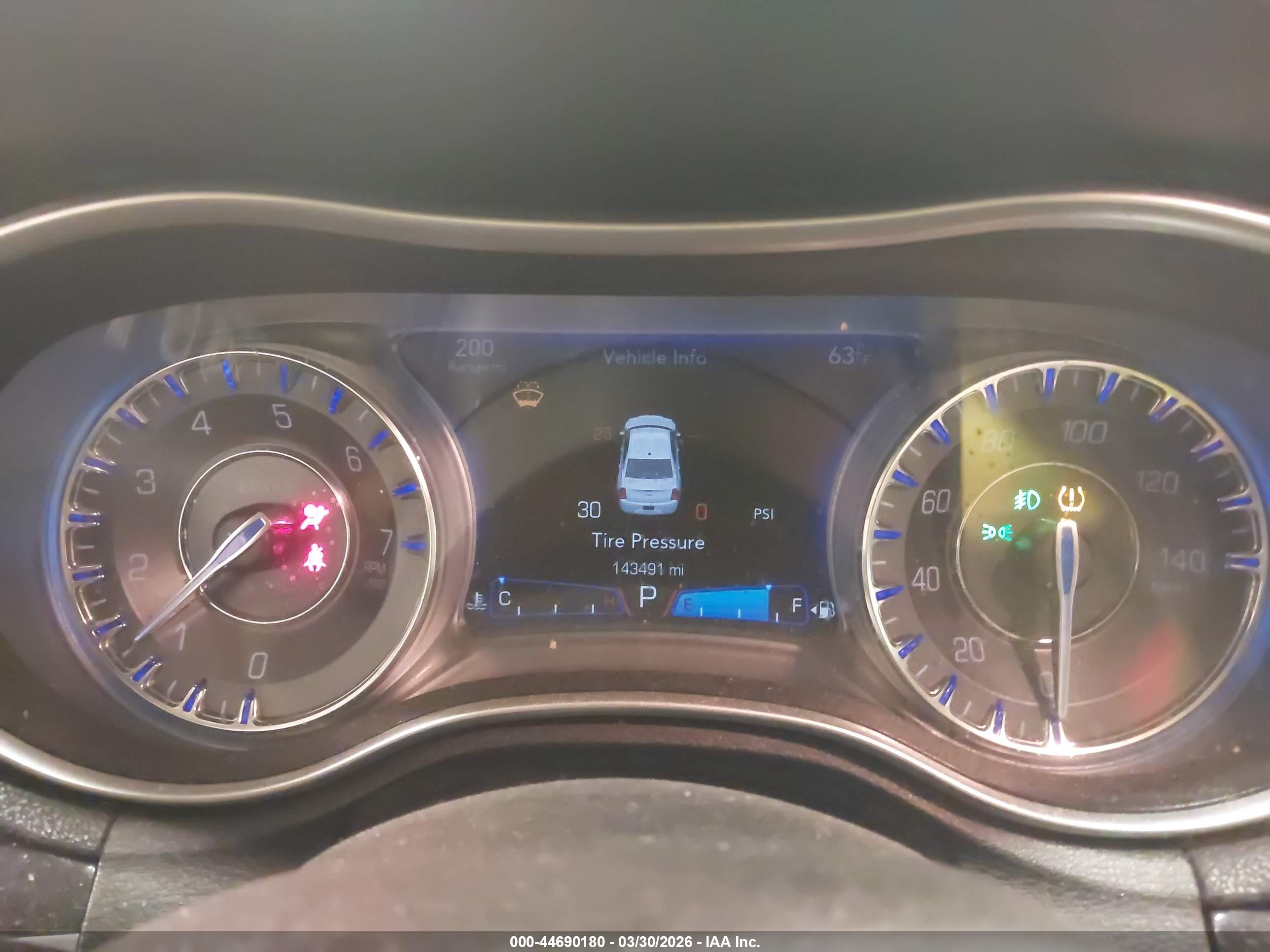 CHRYSLER 300 image 7