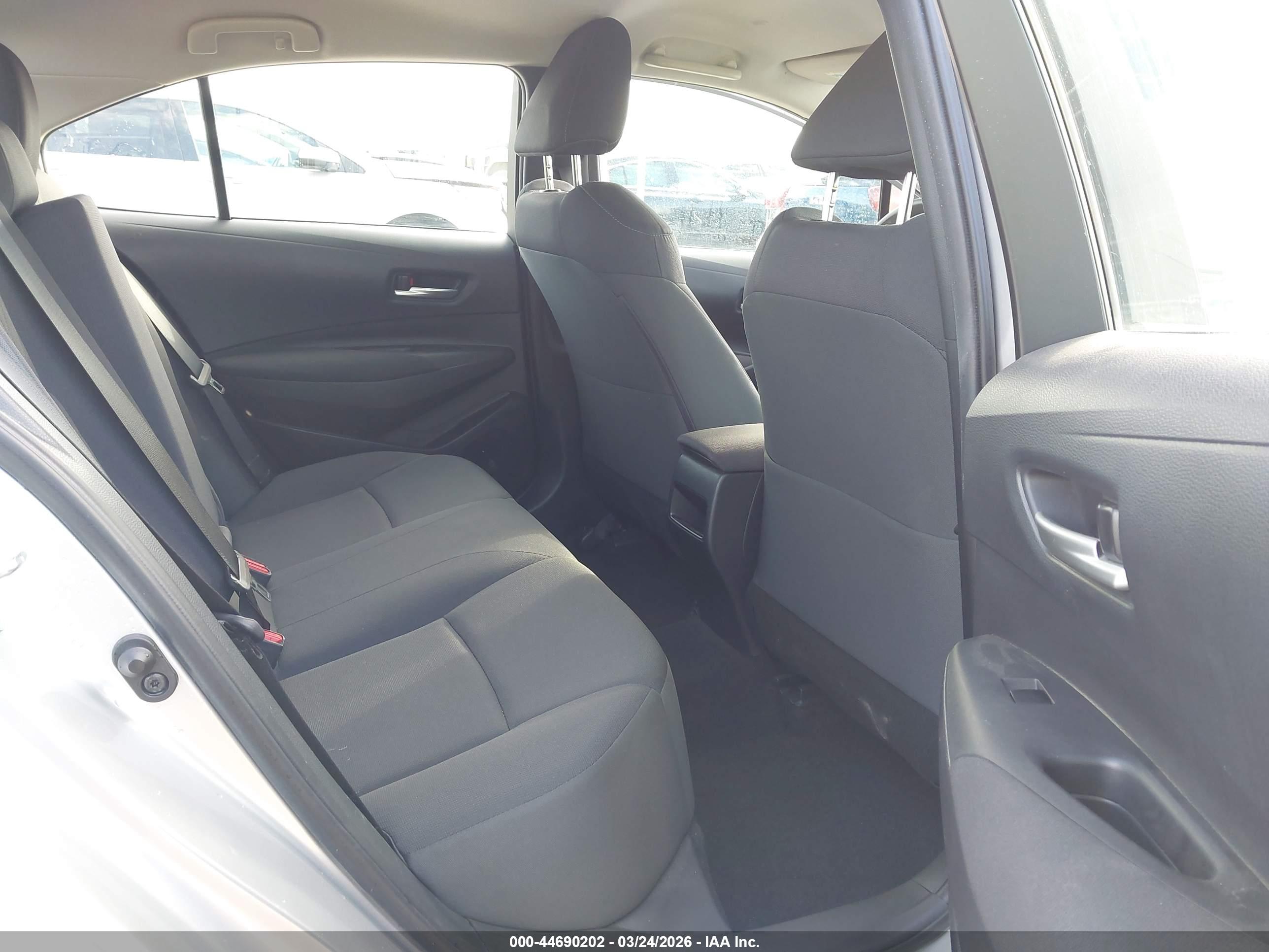 TOYOTA COROLLA image 8