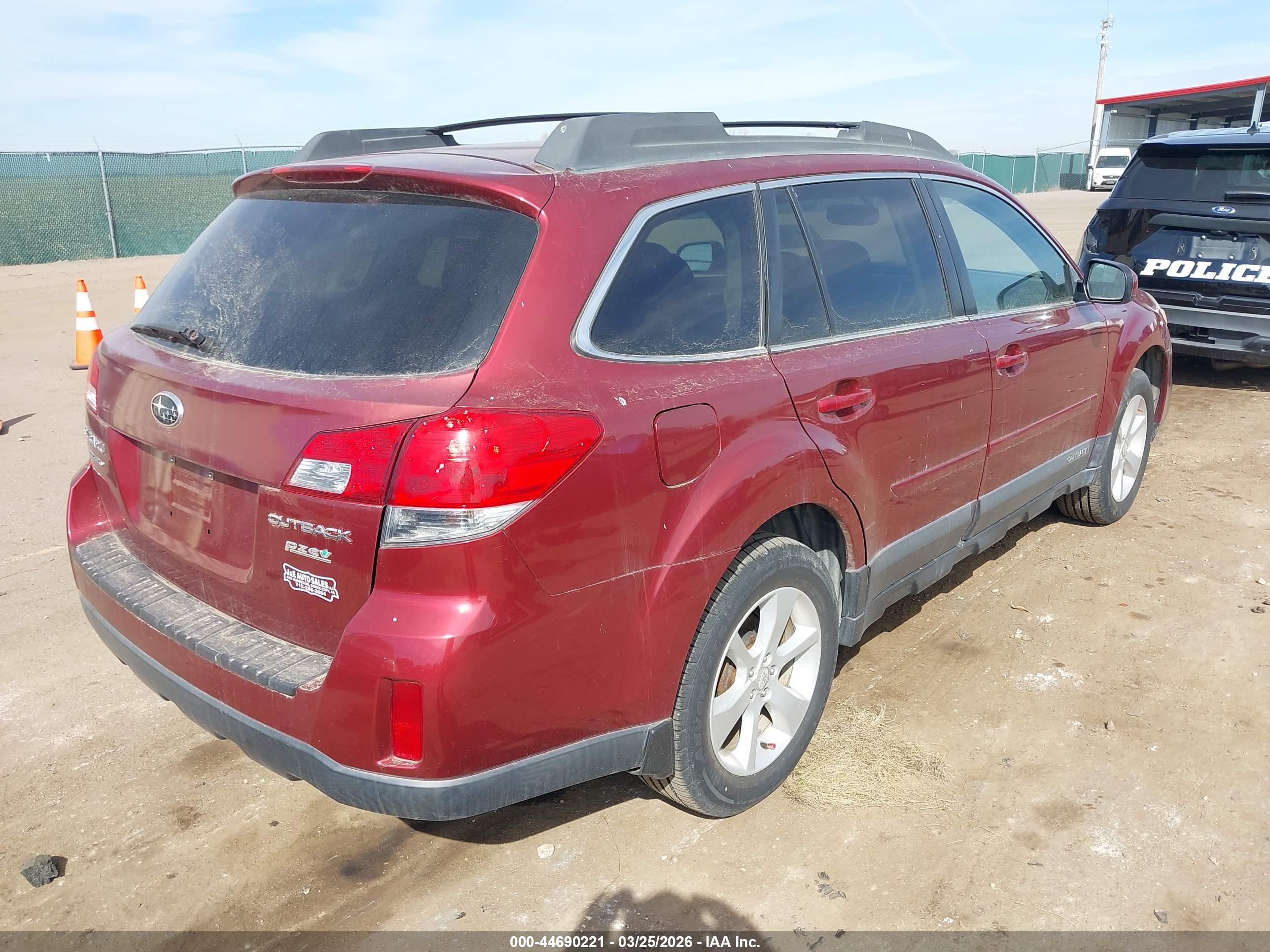 SUBARU OUTBACK image 4