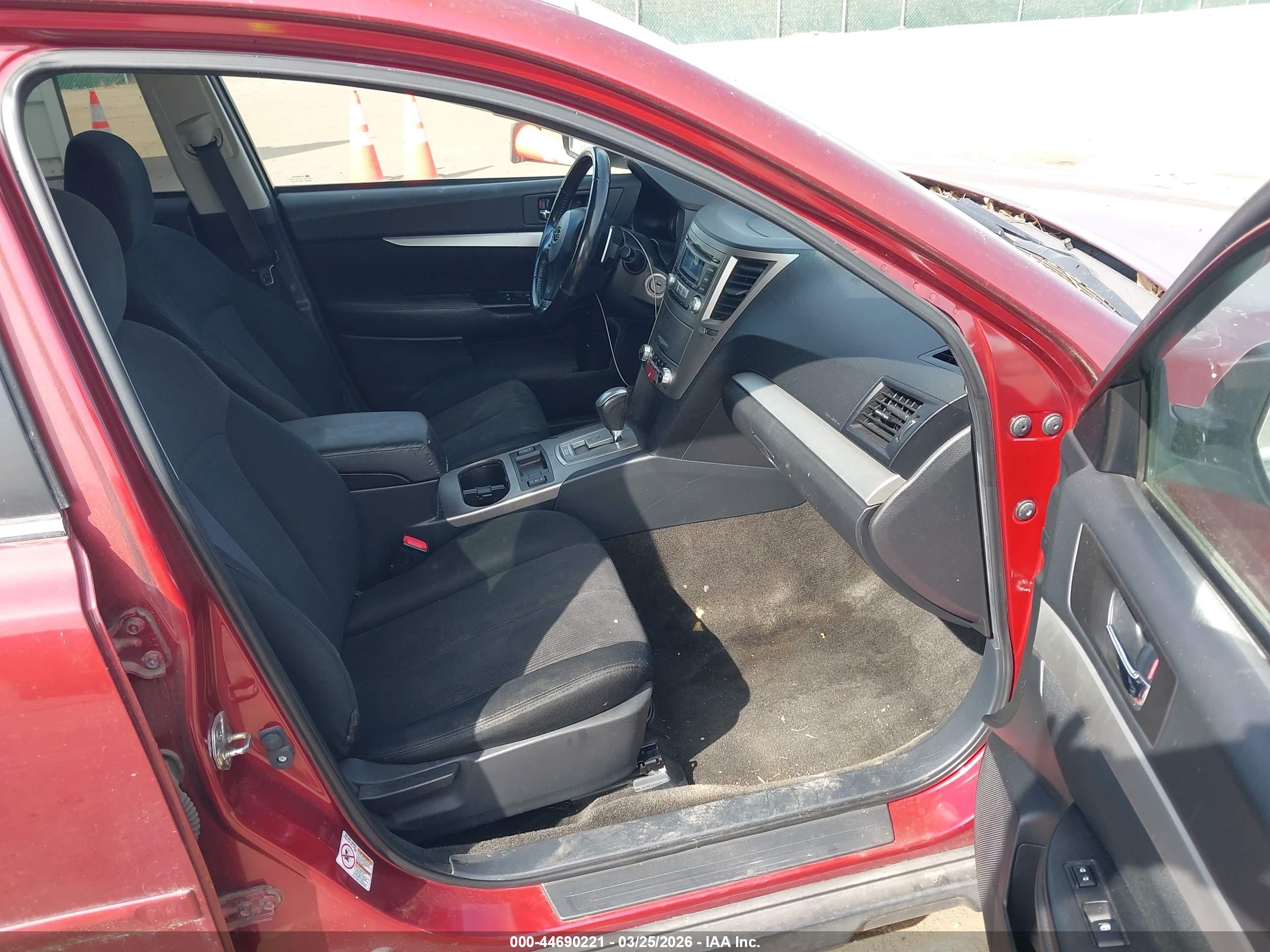 SUBARU OUTBACK image 5