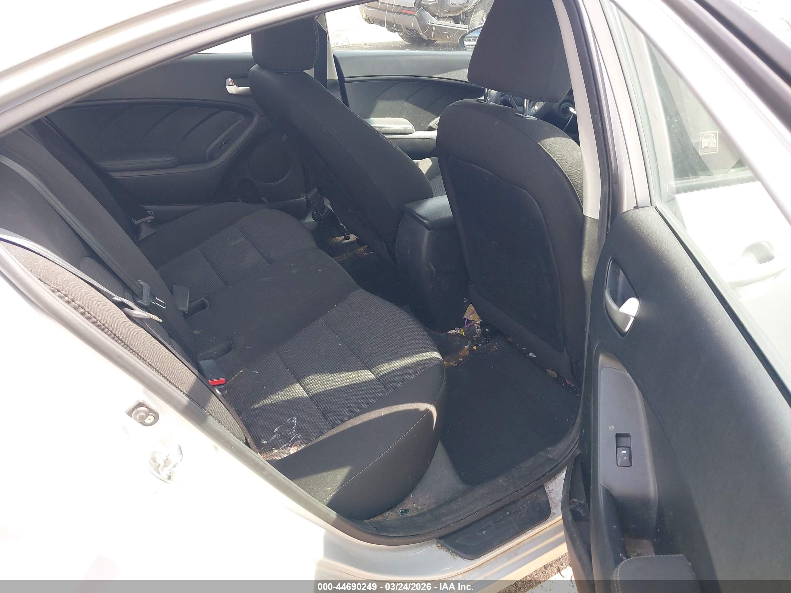 KIA FORTE image 8