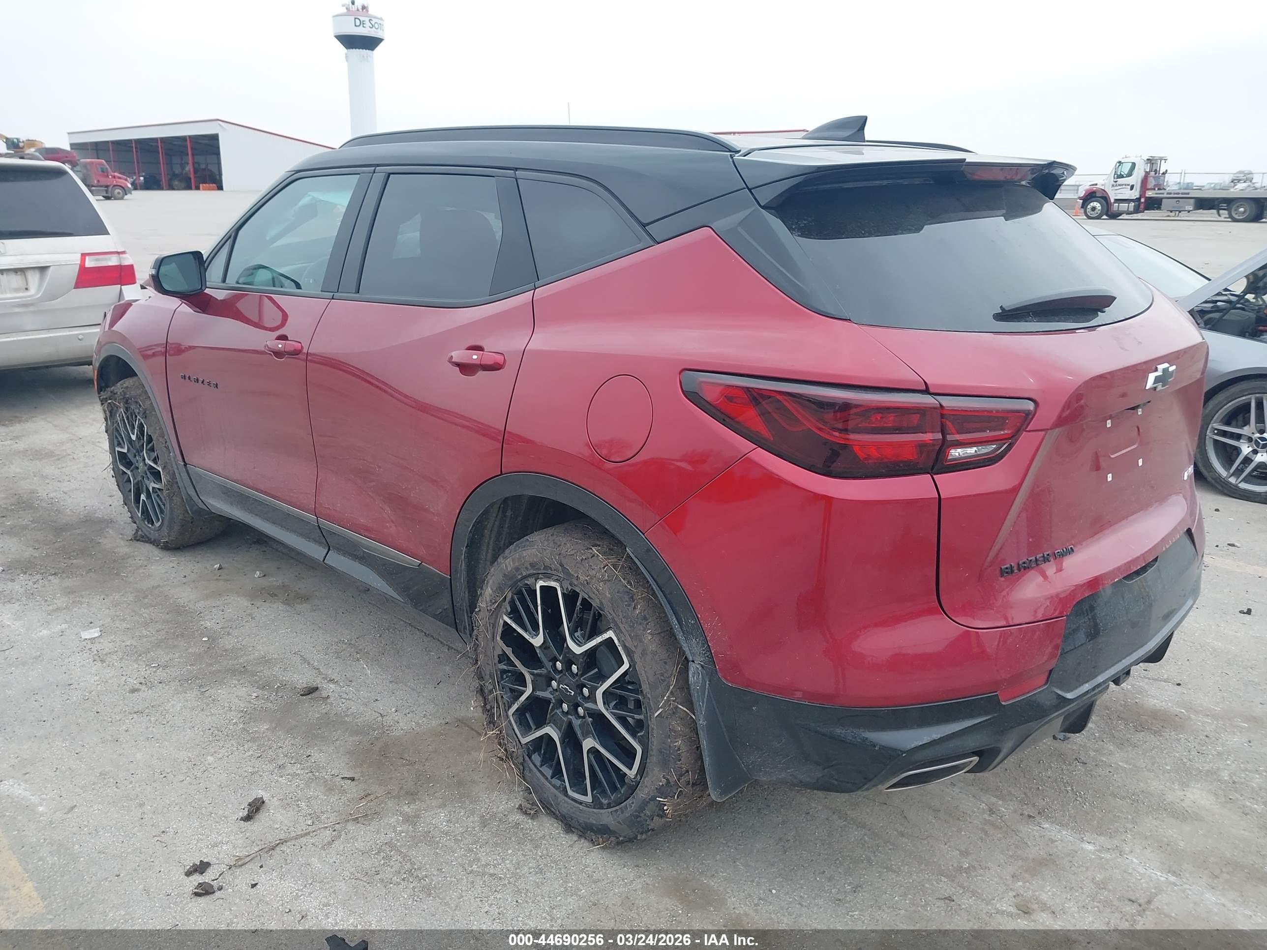 CHEVROLET BLAZER image 3