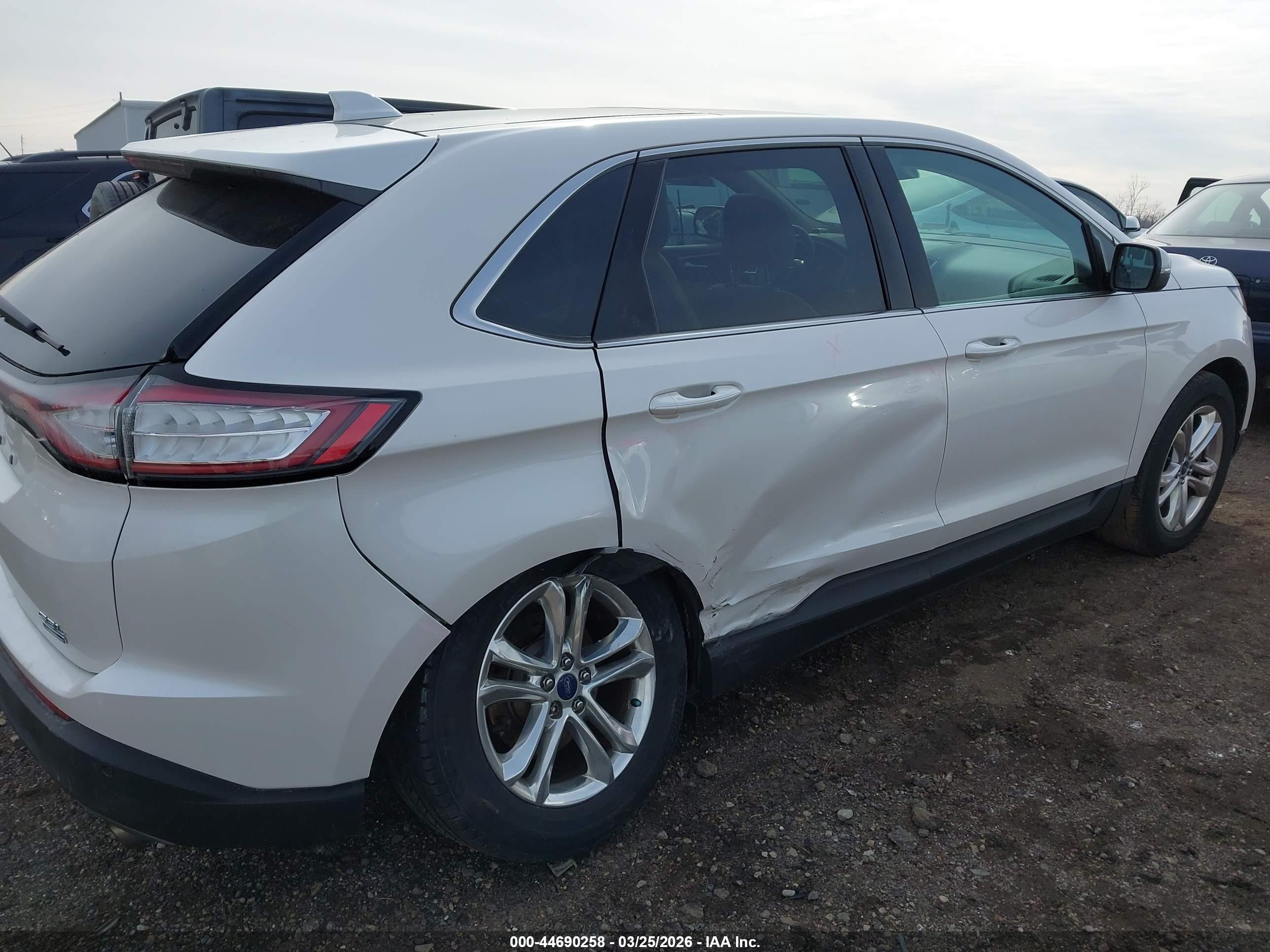 FORD EDGE image 6