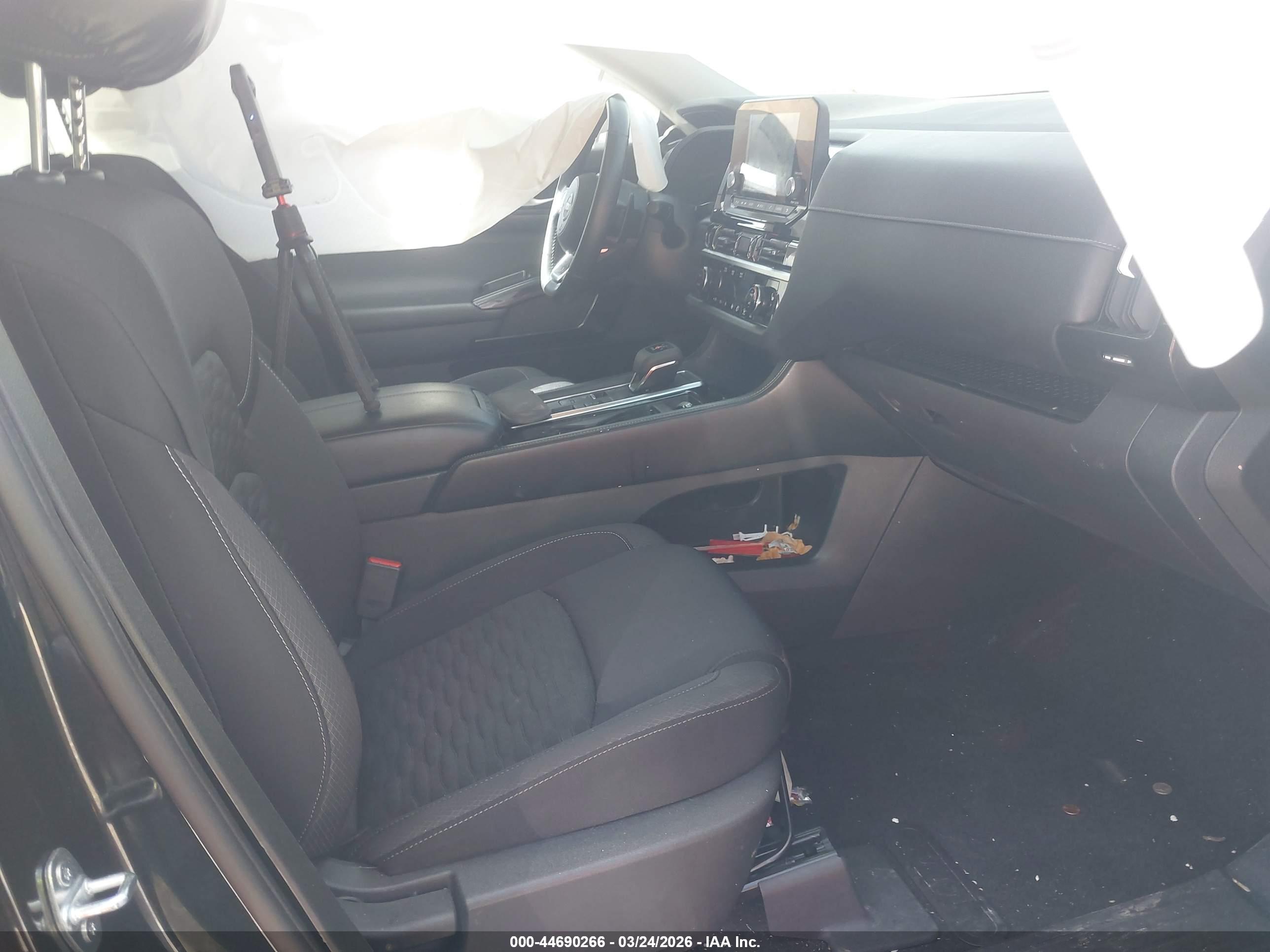 NISSAN PATHFINDER image 5