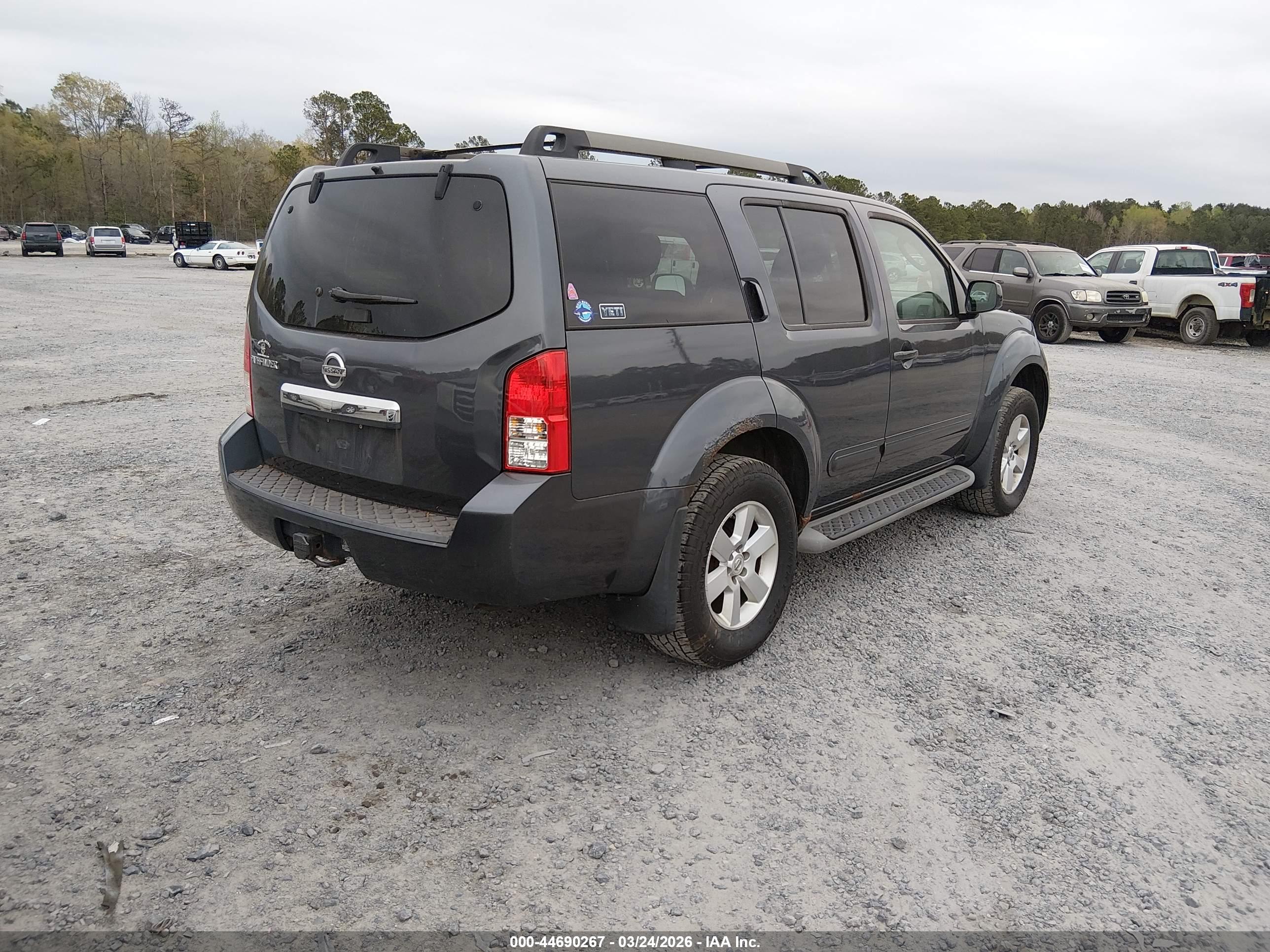NISSAN PATHFINDER image 4