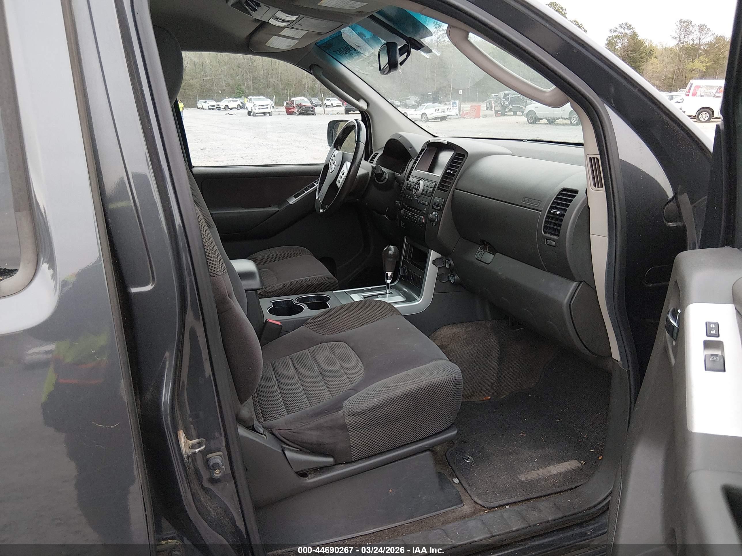 NISSAN PATHFINDER image 5