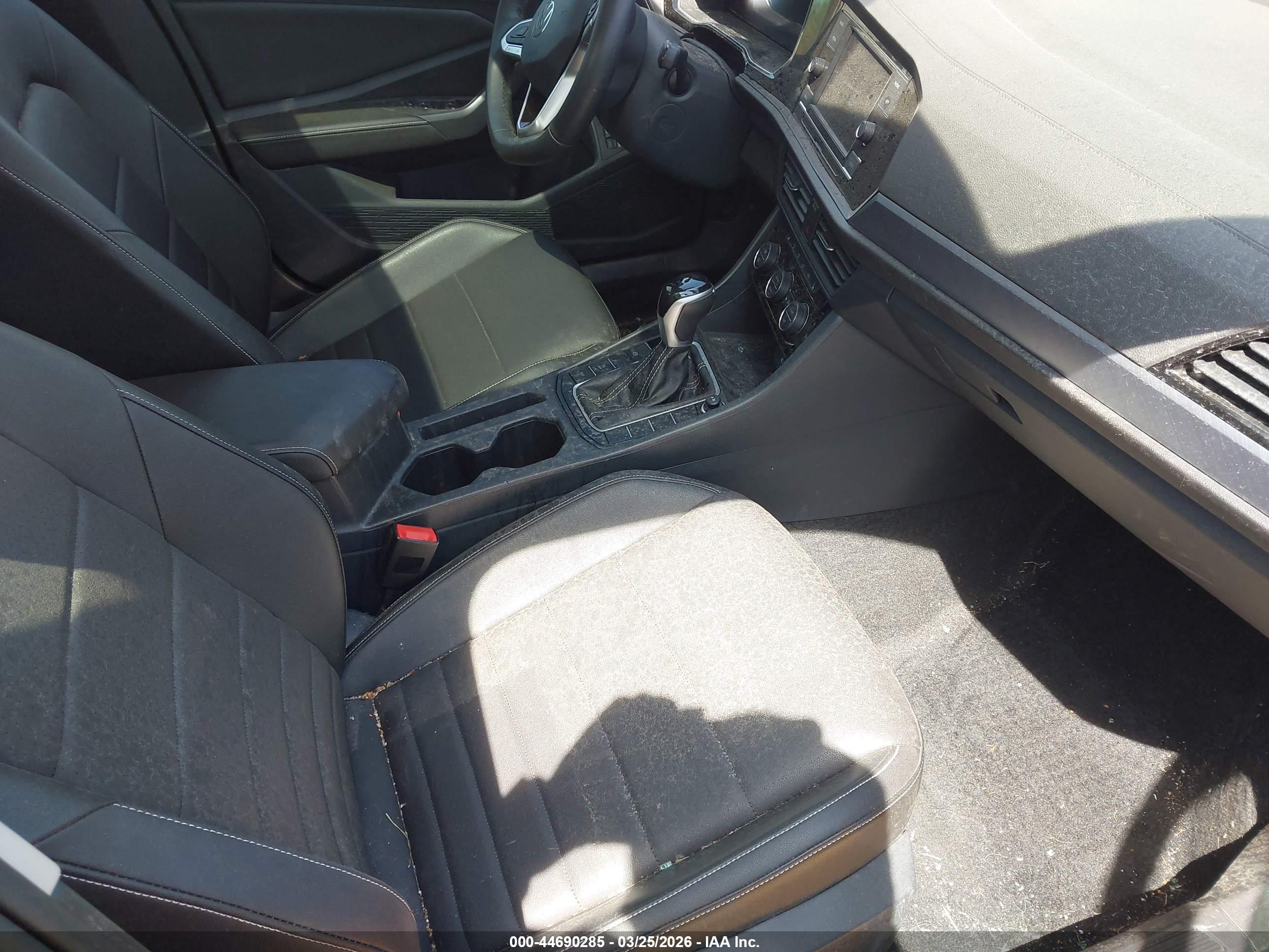 VOLKSWAGEN JETTA image 5