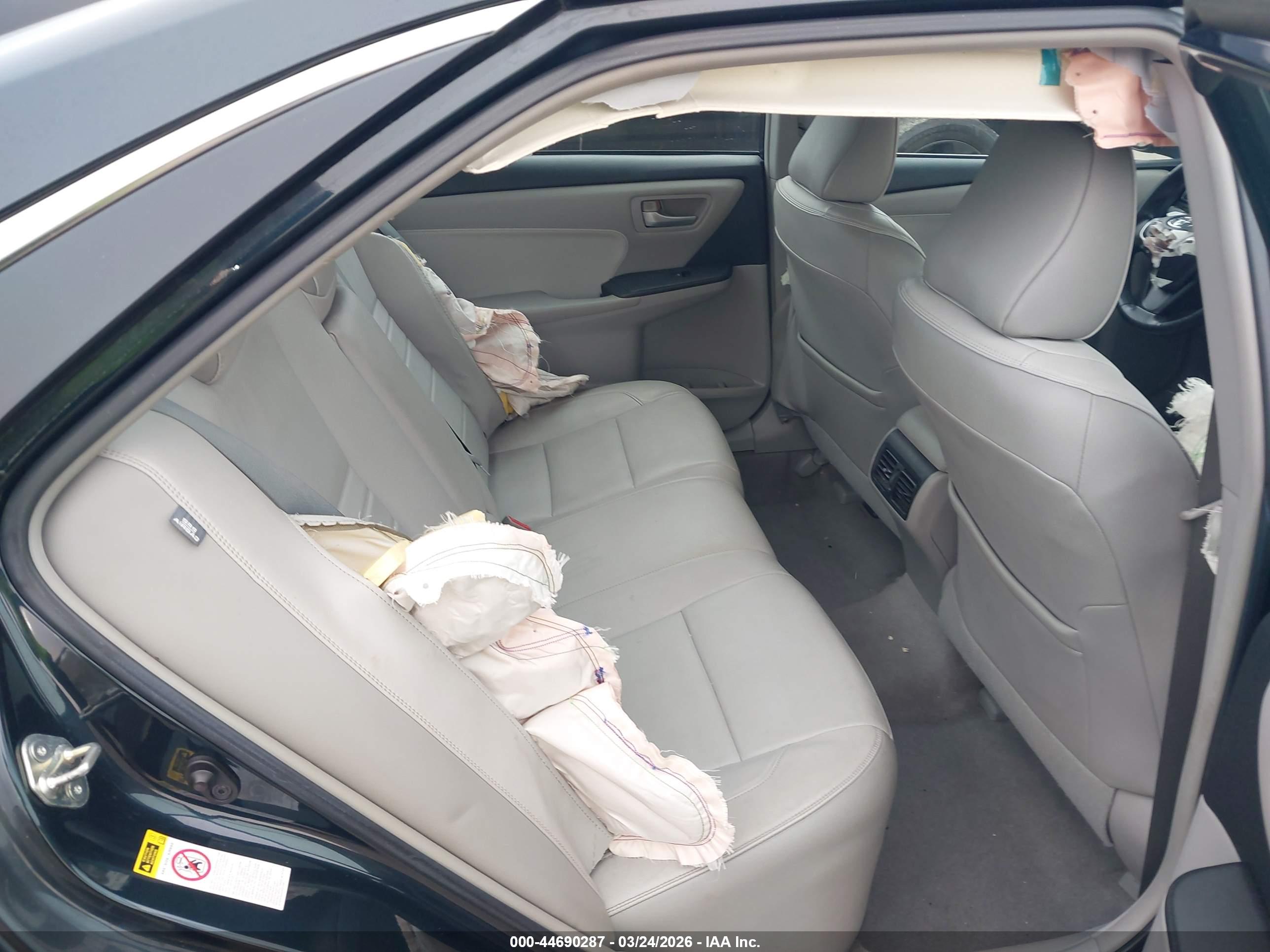 TOYOTA CAMRY image 8