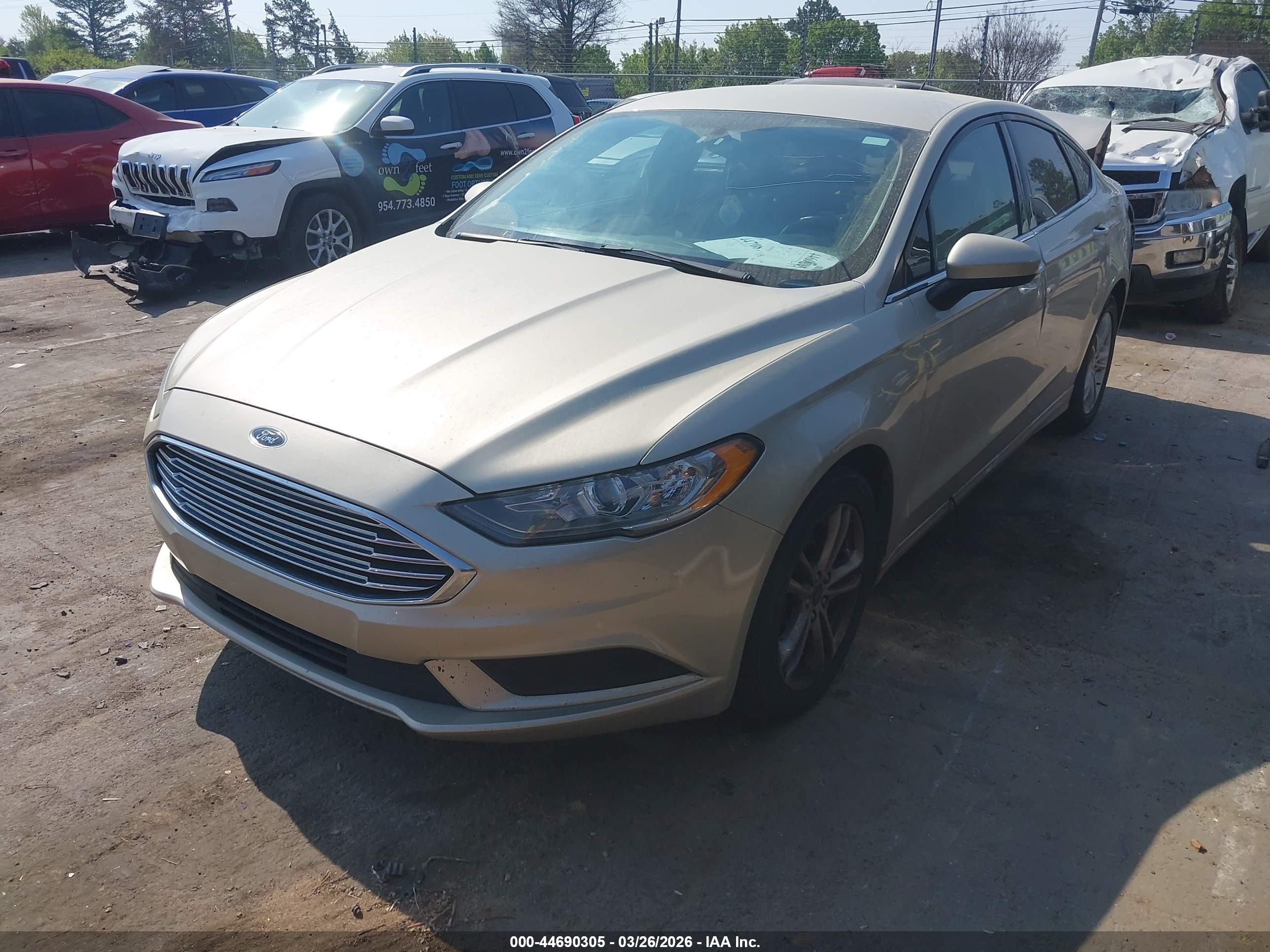 FORD FUSION image 2