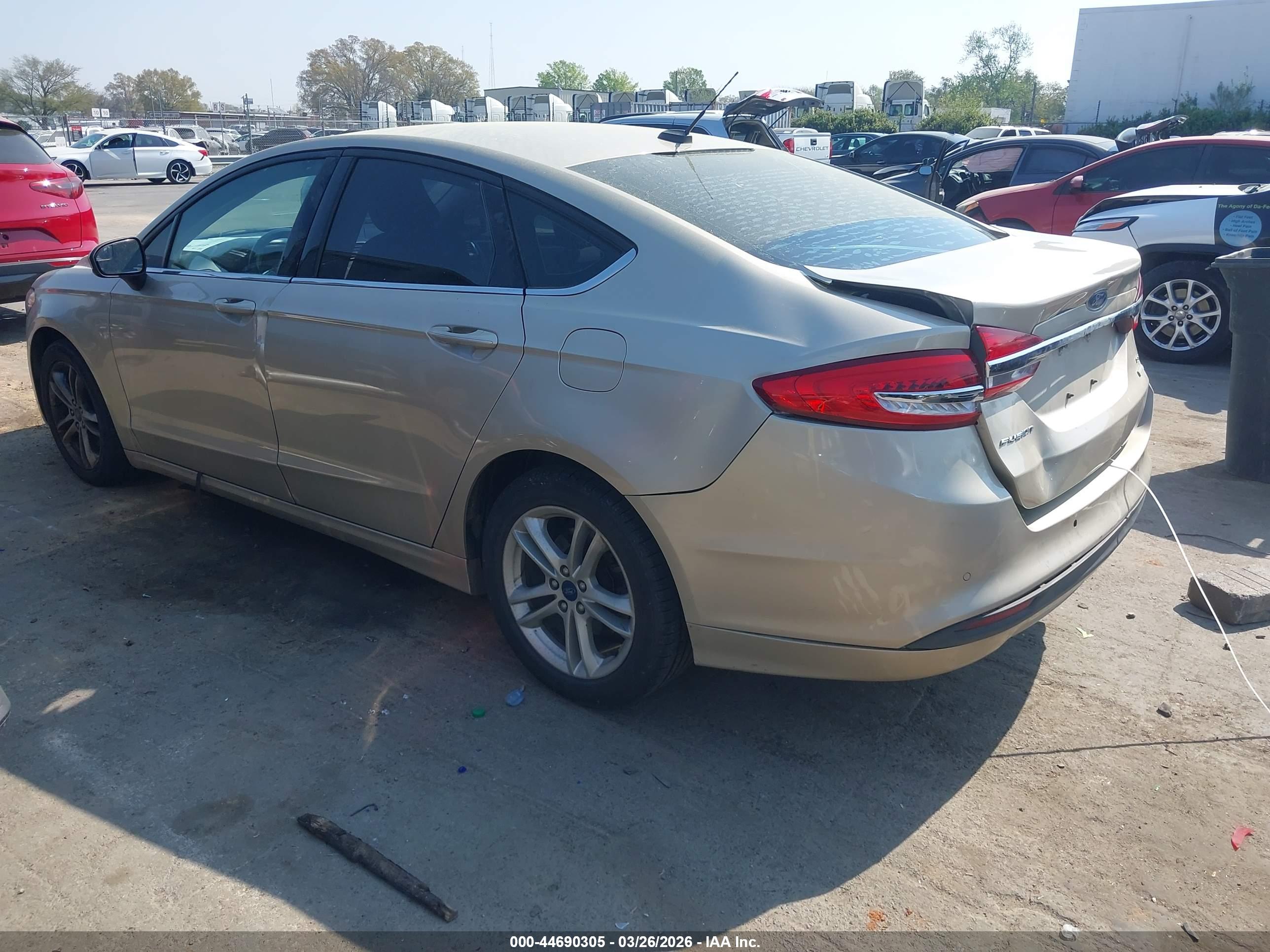FORD FUSION image 3