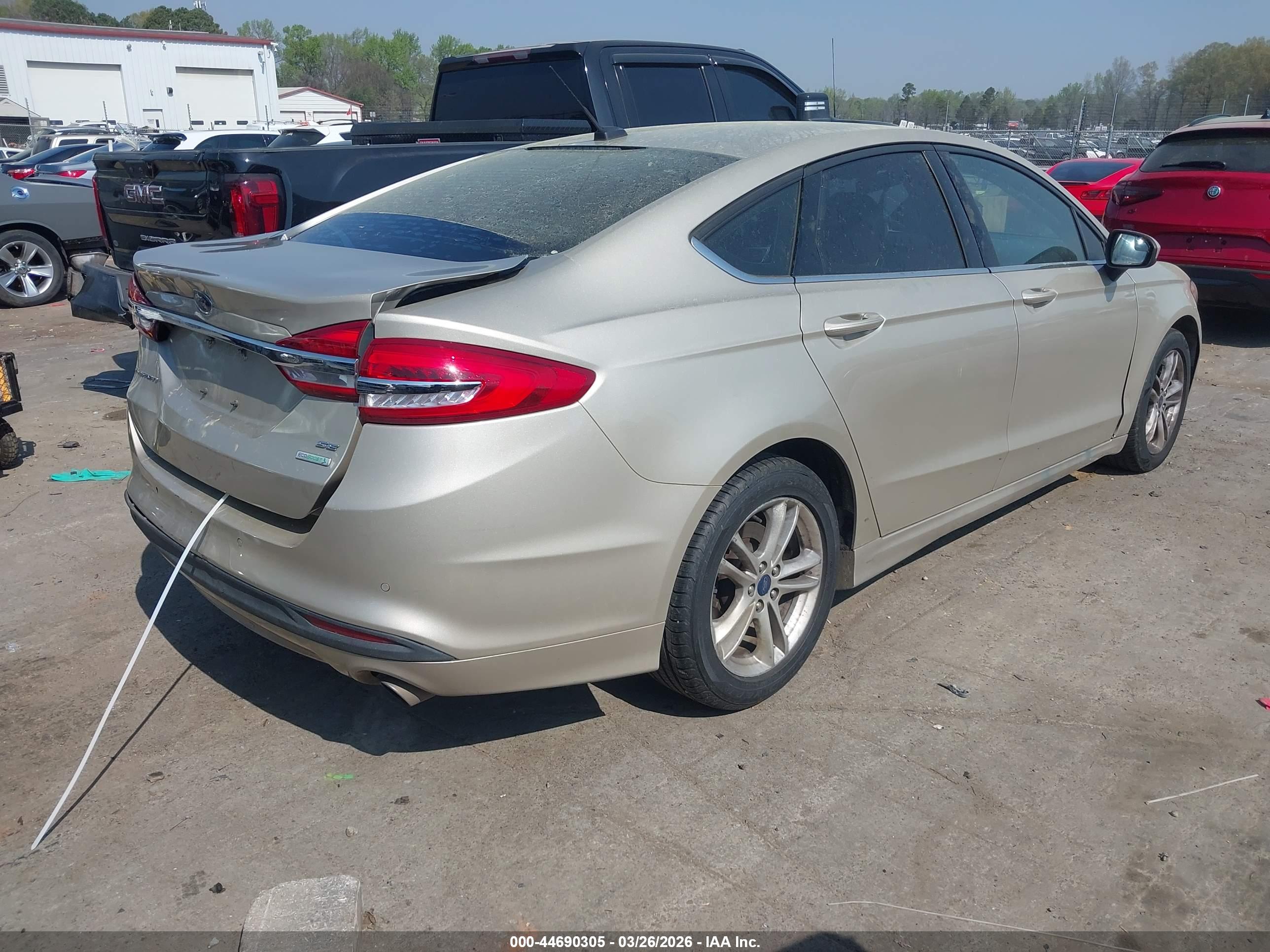 FORD FUSION image 4