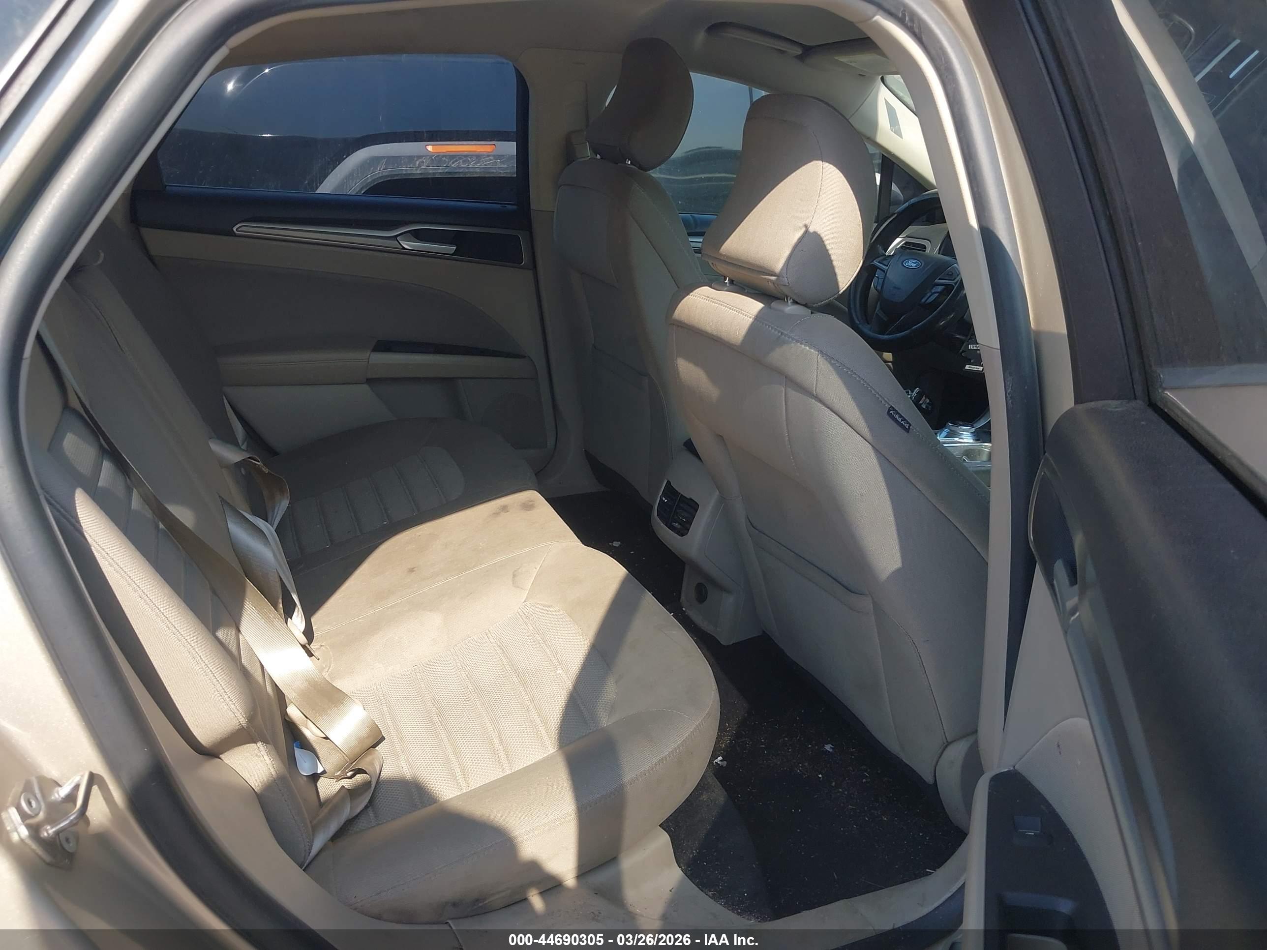 FORD FUSION image 8