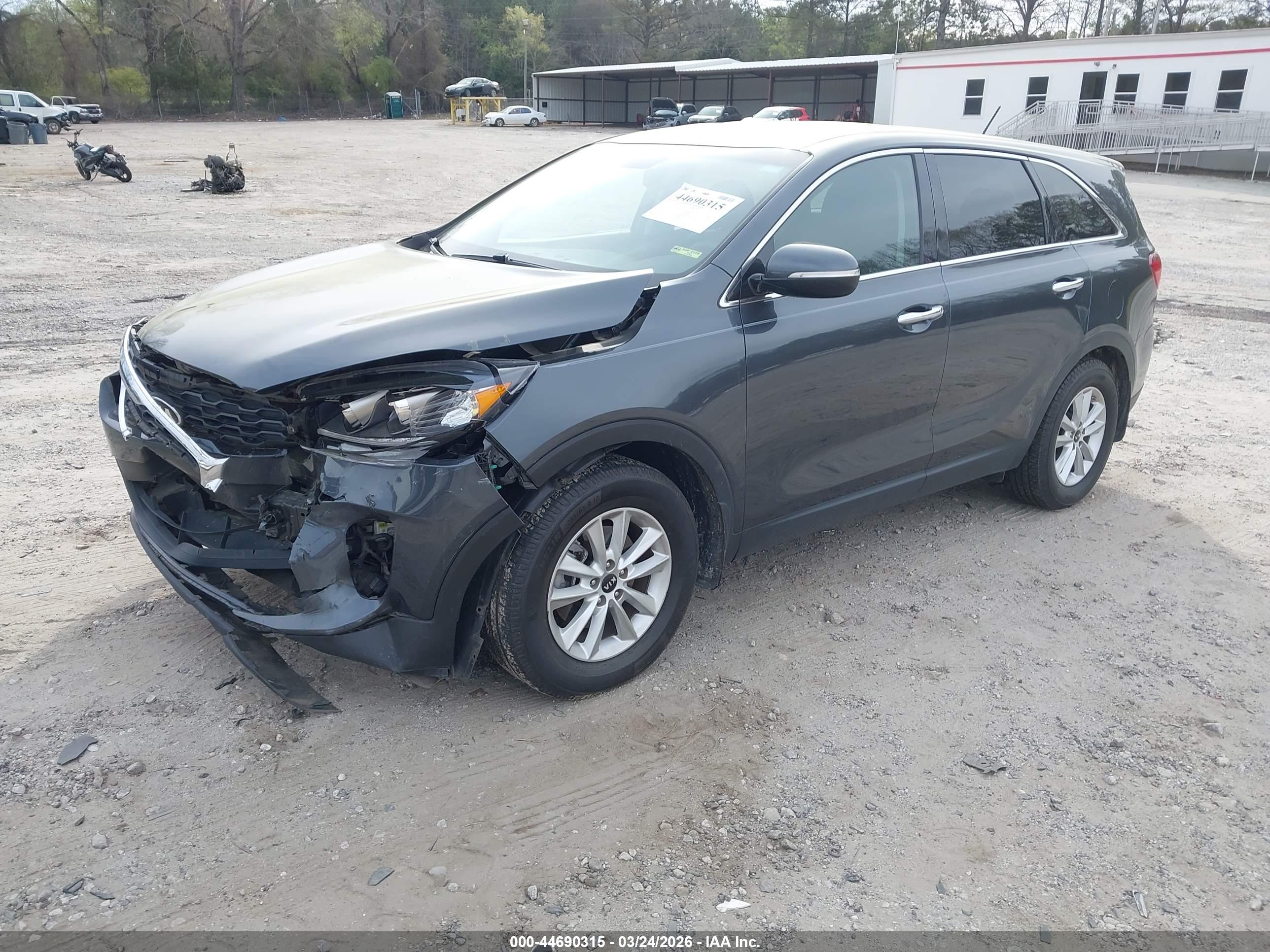 KIA SORENTO image 2