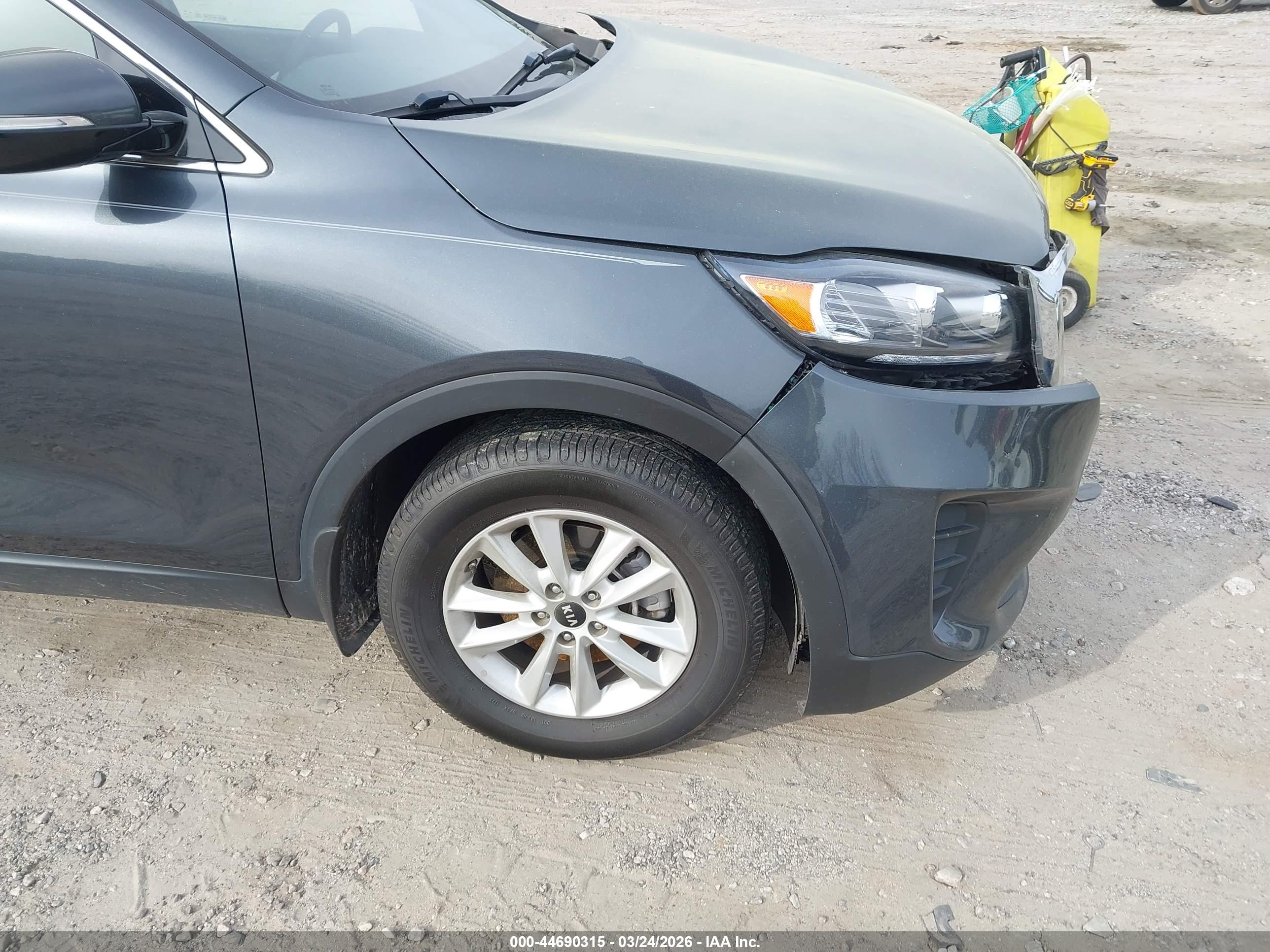 KIA SORENTO image 6