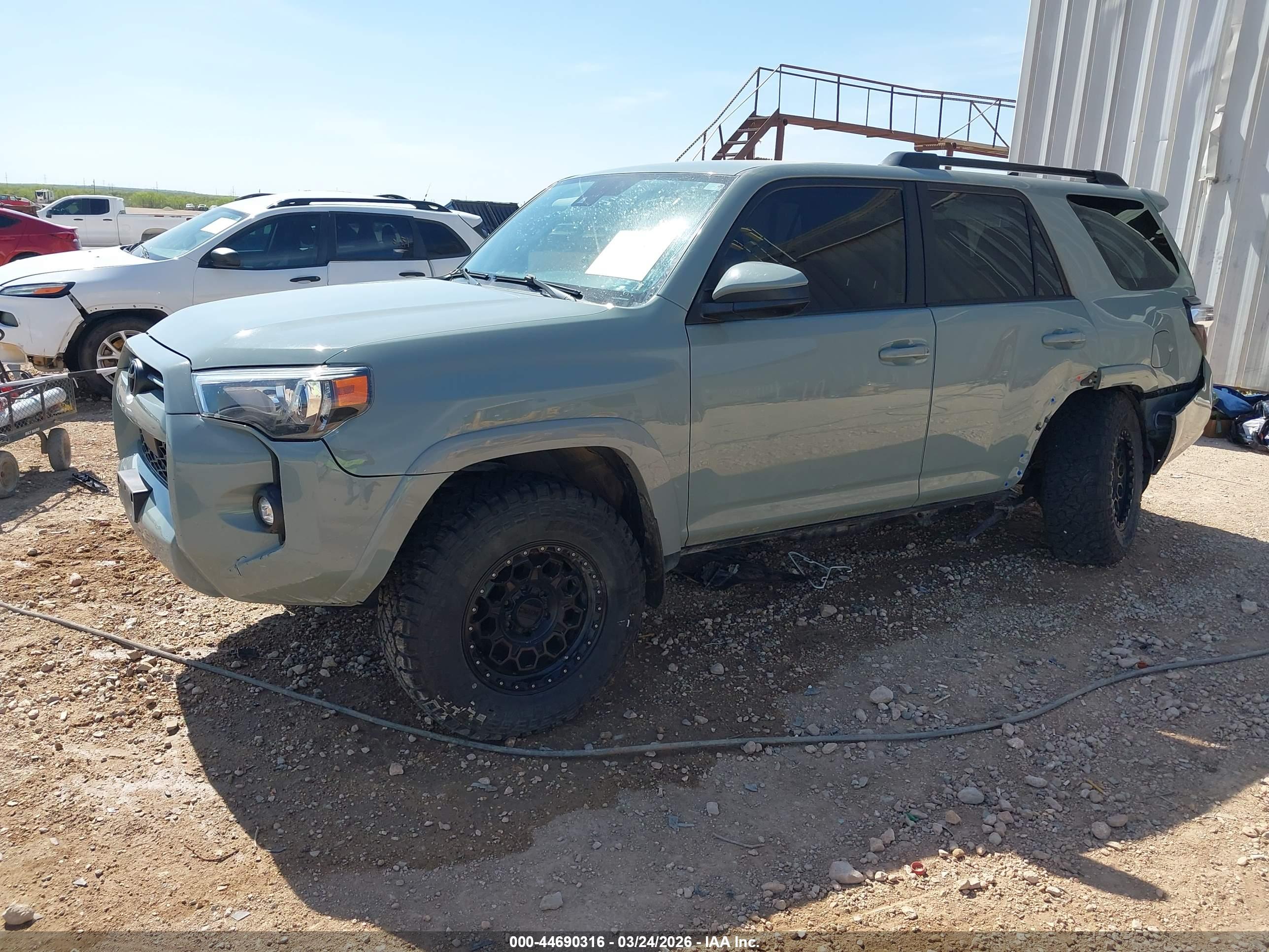 TOYOTA 4RUNNER image 2