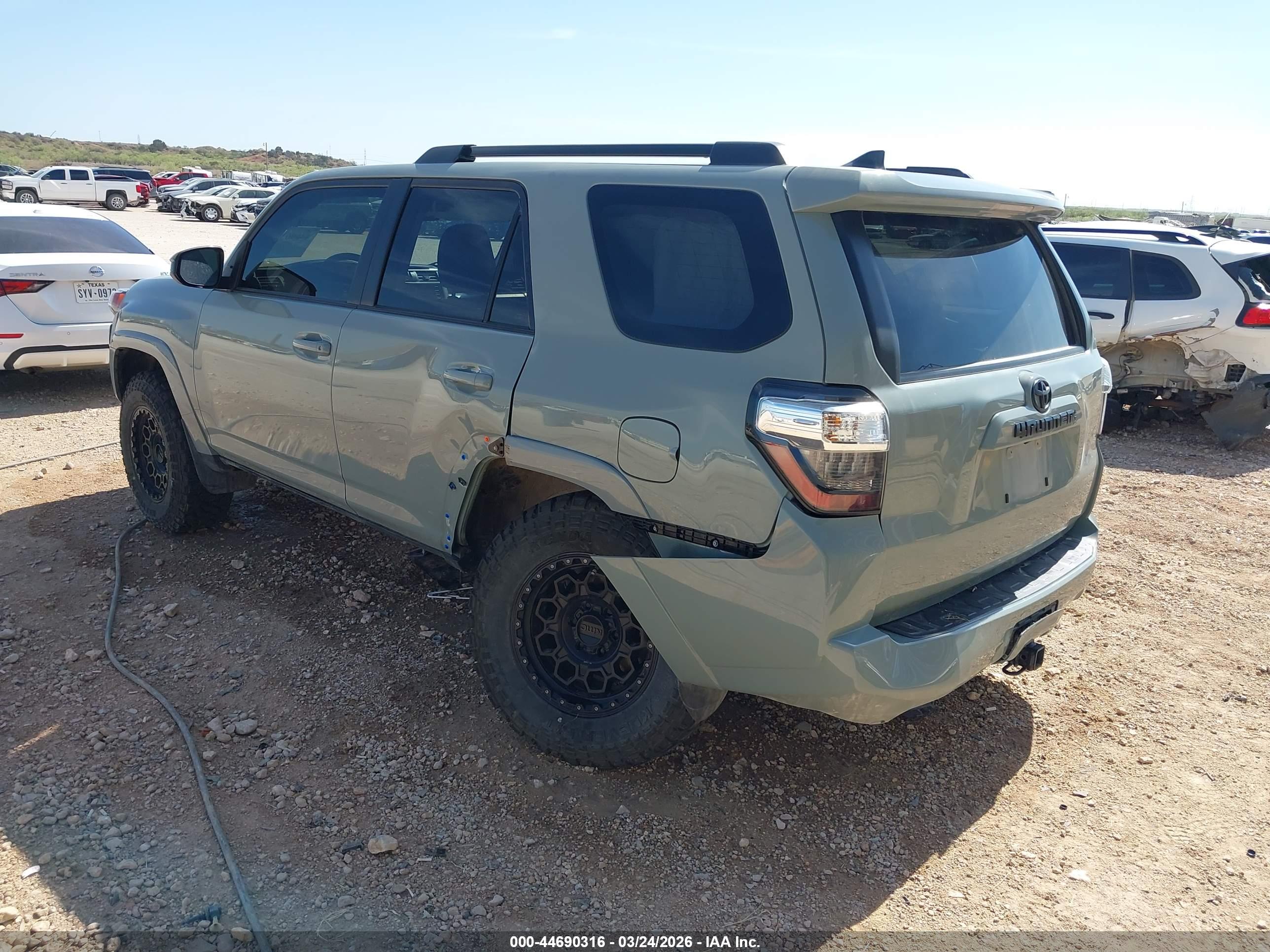 TOYOTA 4RUNNER image 3