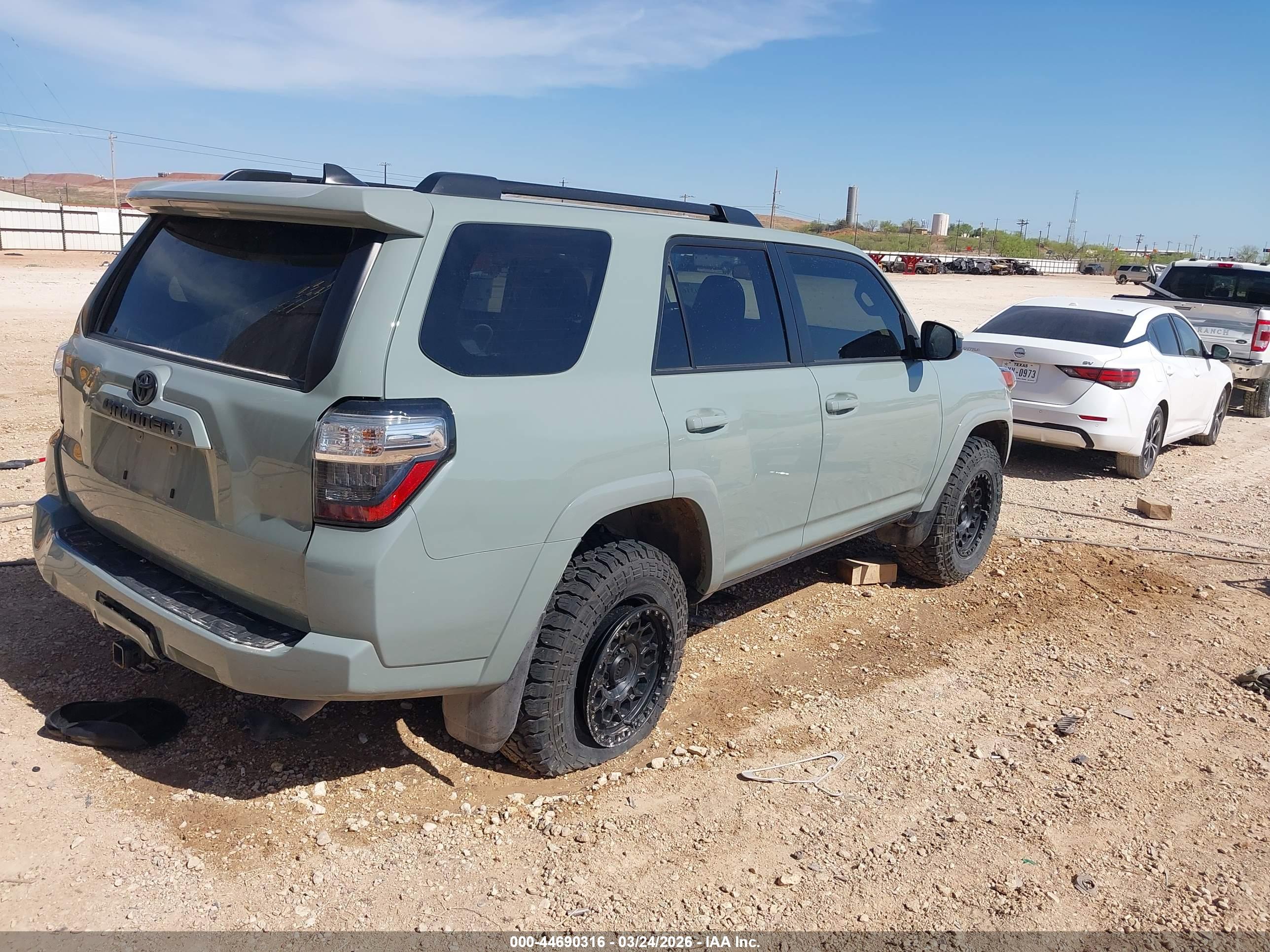 TOYOTA 4RUNNER image 4