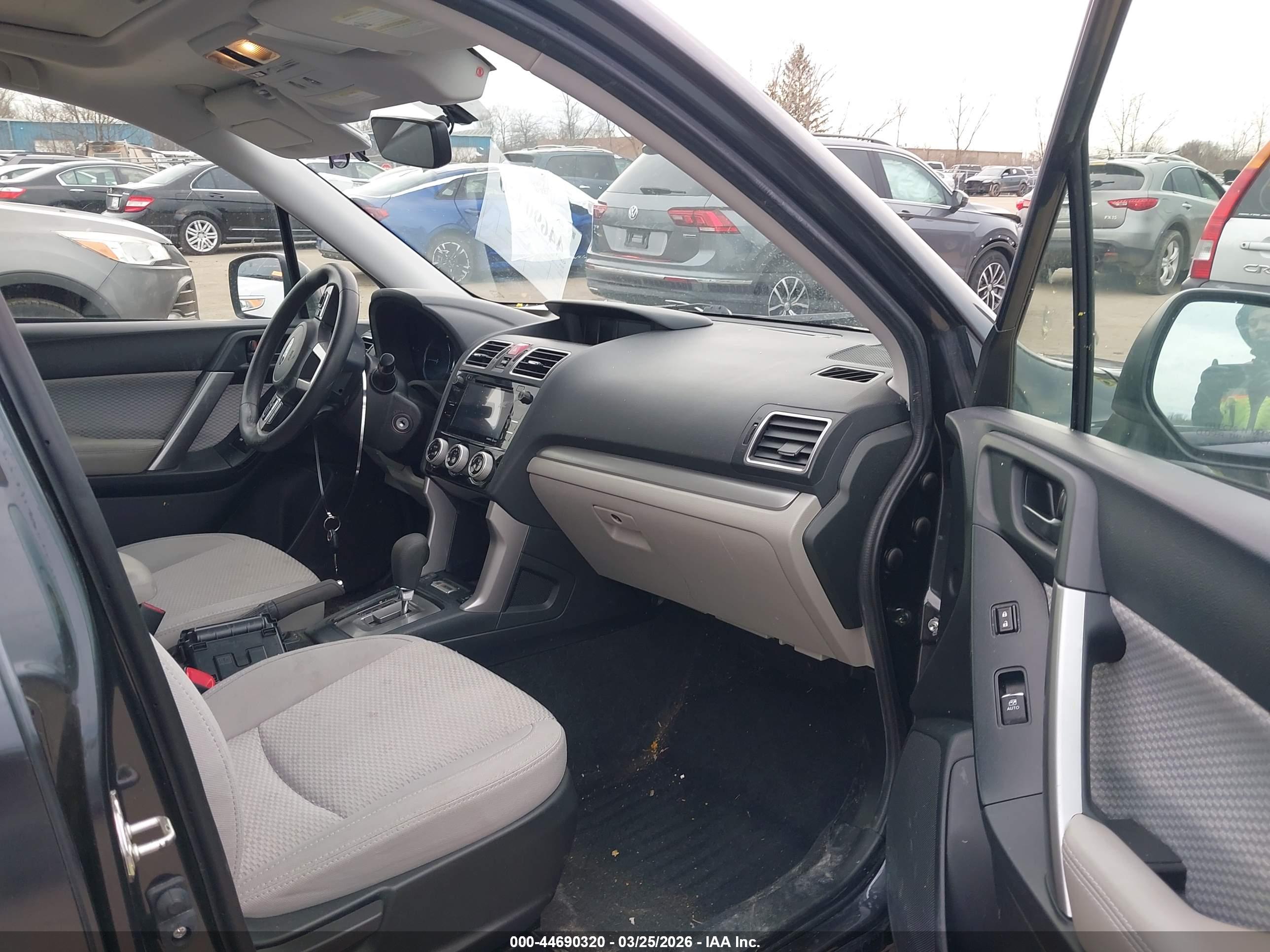 SUBARU FORESTER image 5