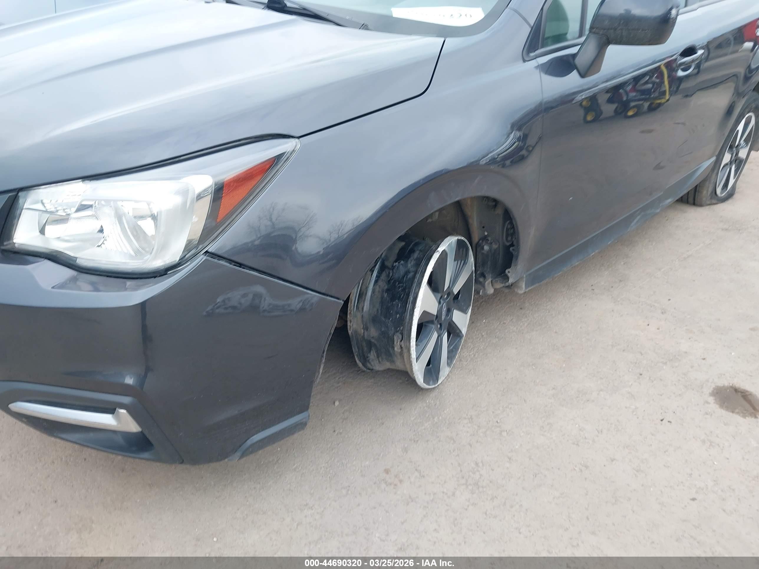 SUBARU FORESTER image 6