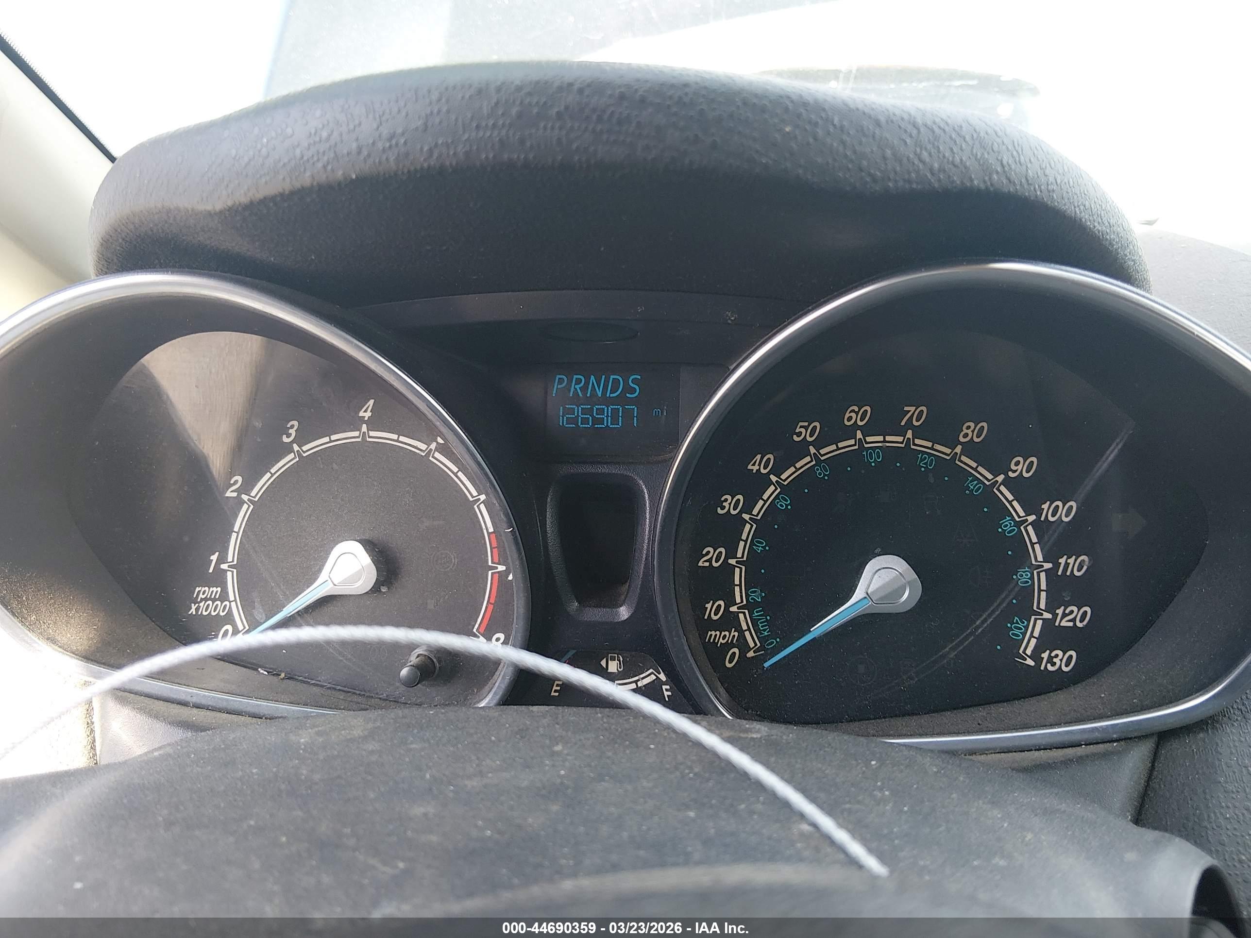 FORD FIESTA image 7