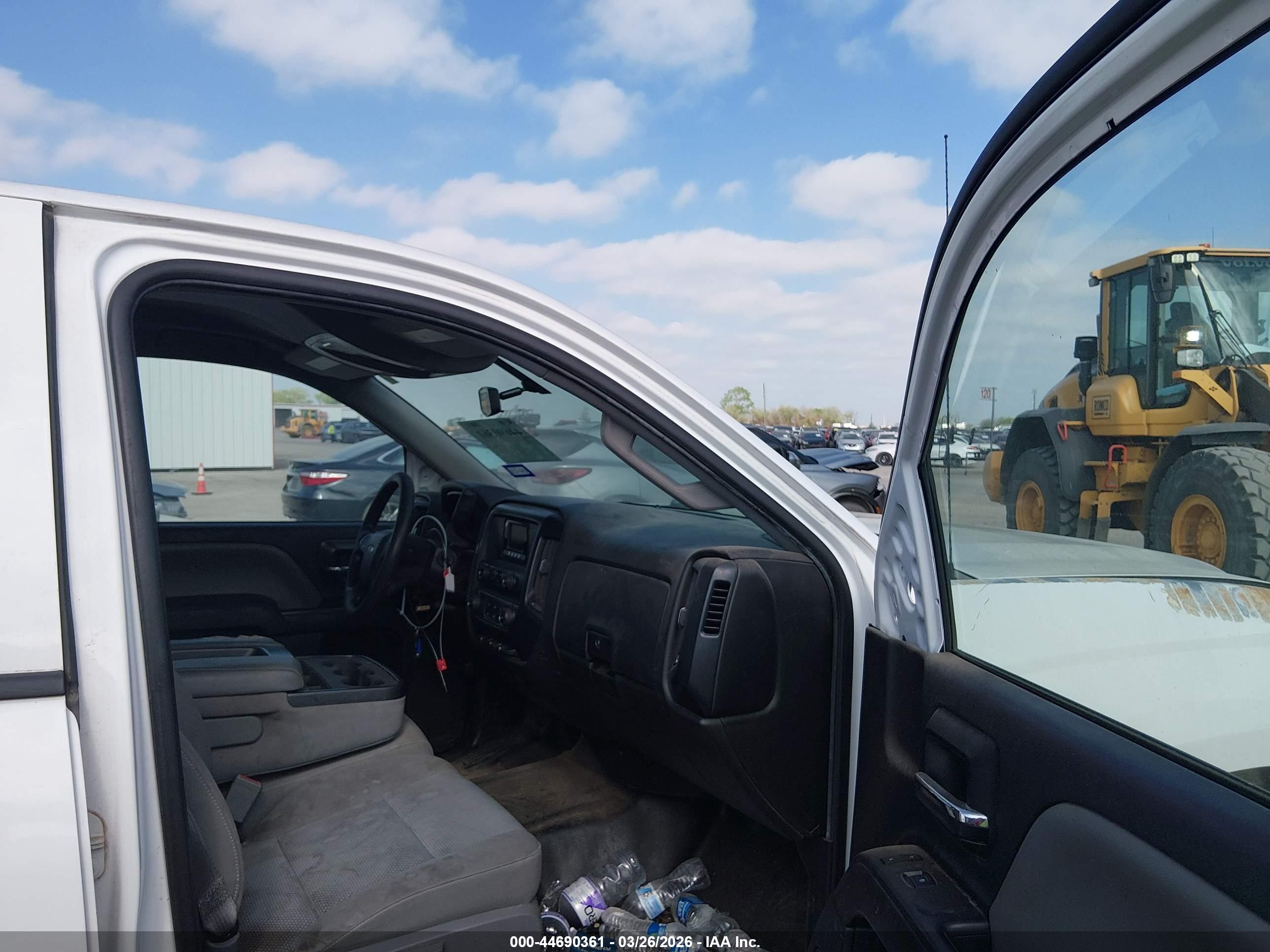 CHEVROLET SILVERADO image 5