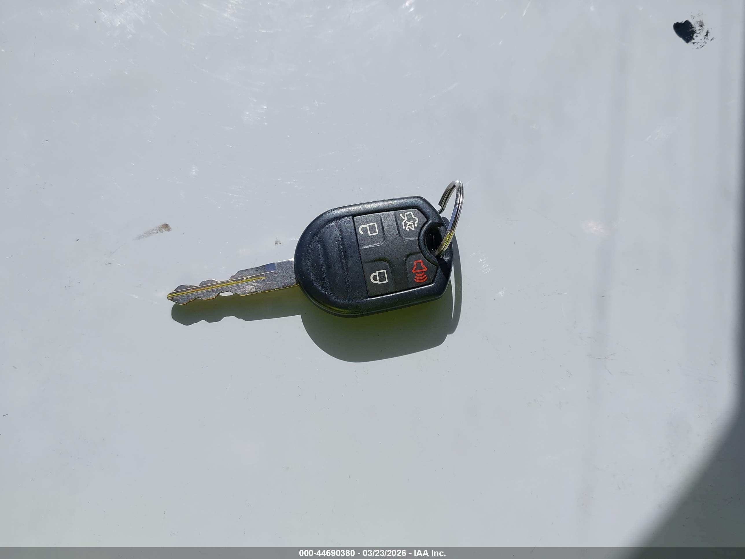 FORD FUSION image 11