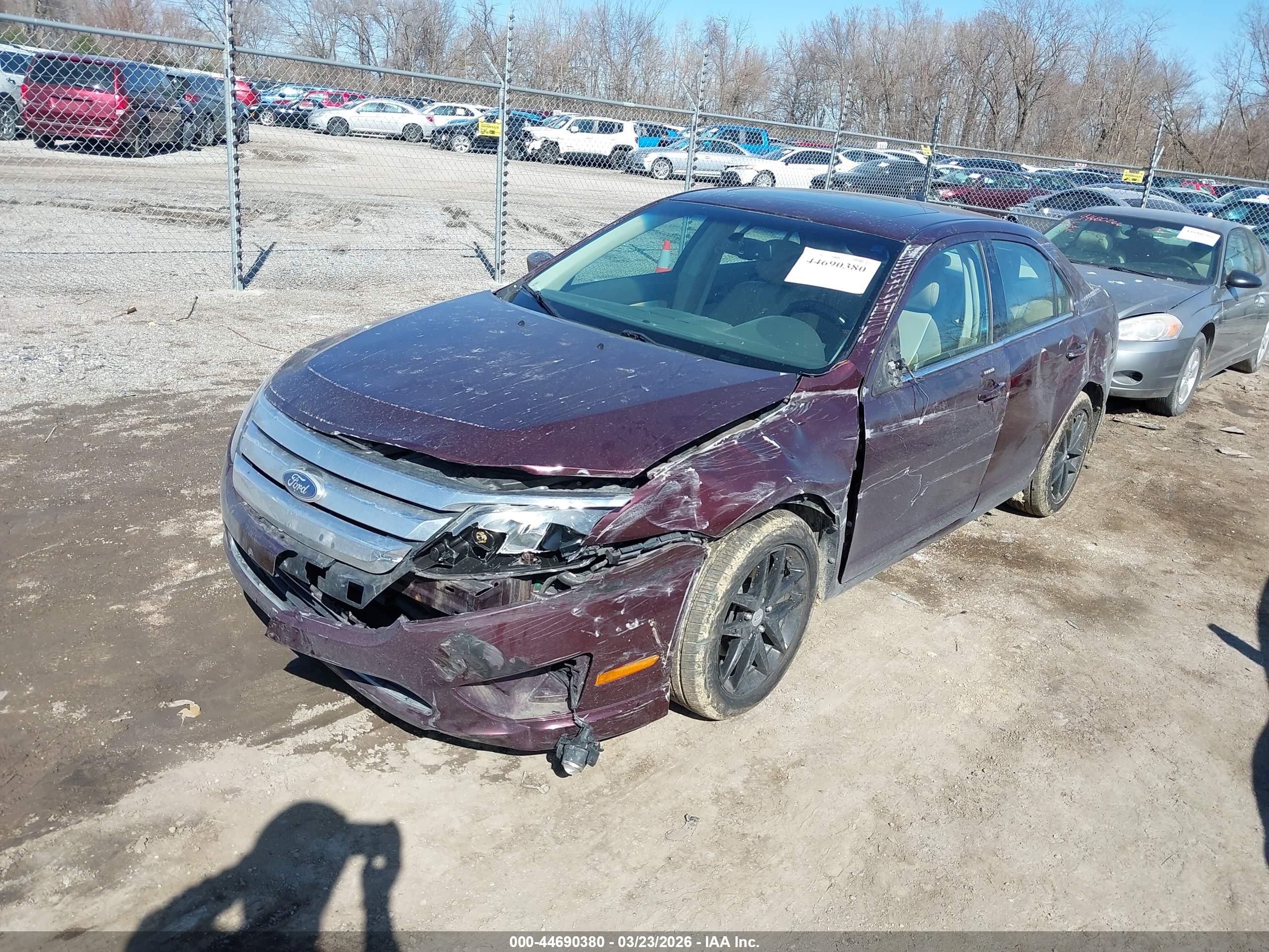 FORD FUSION image 2