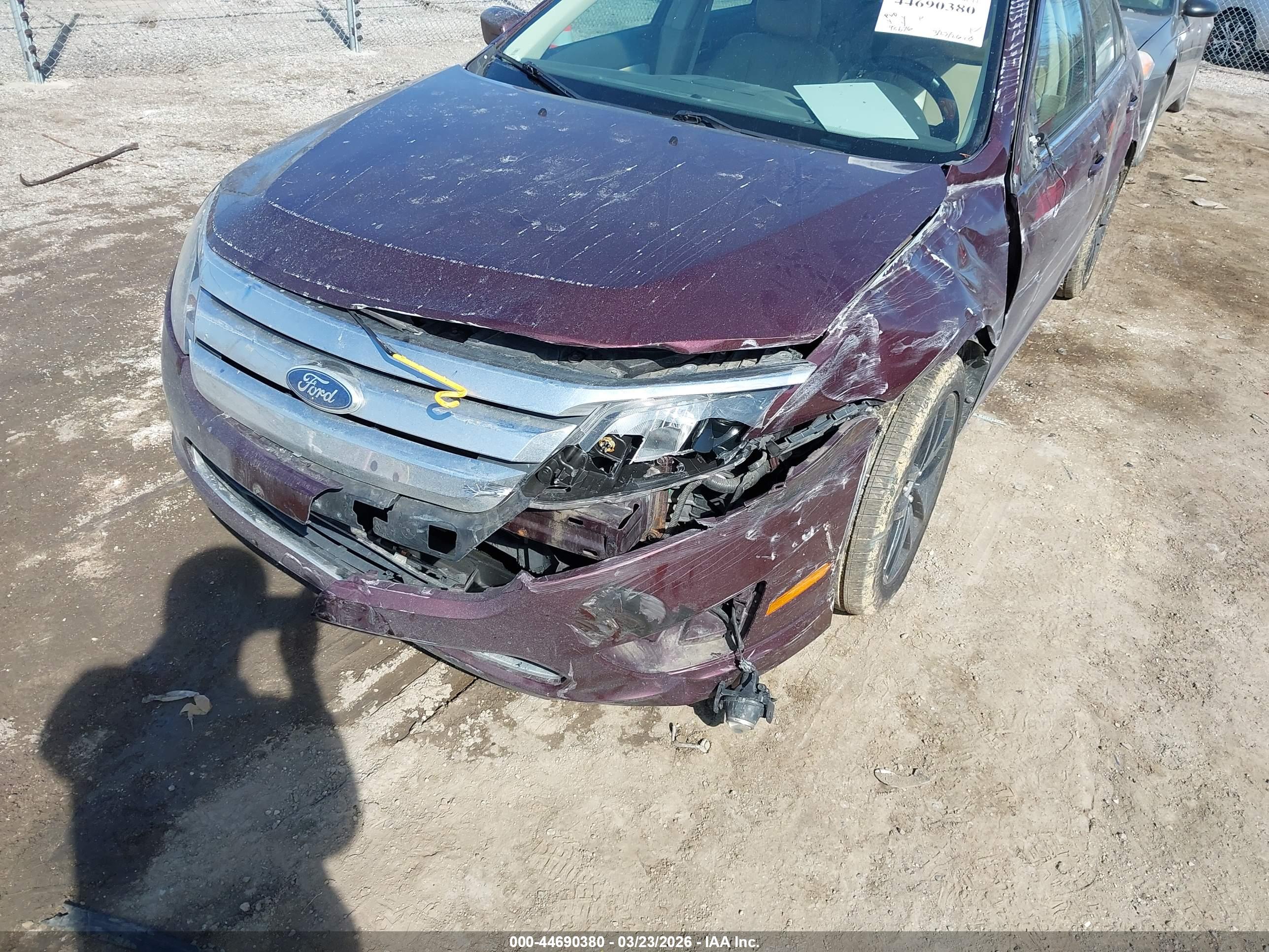 FORD FUSION image 6