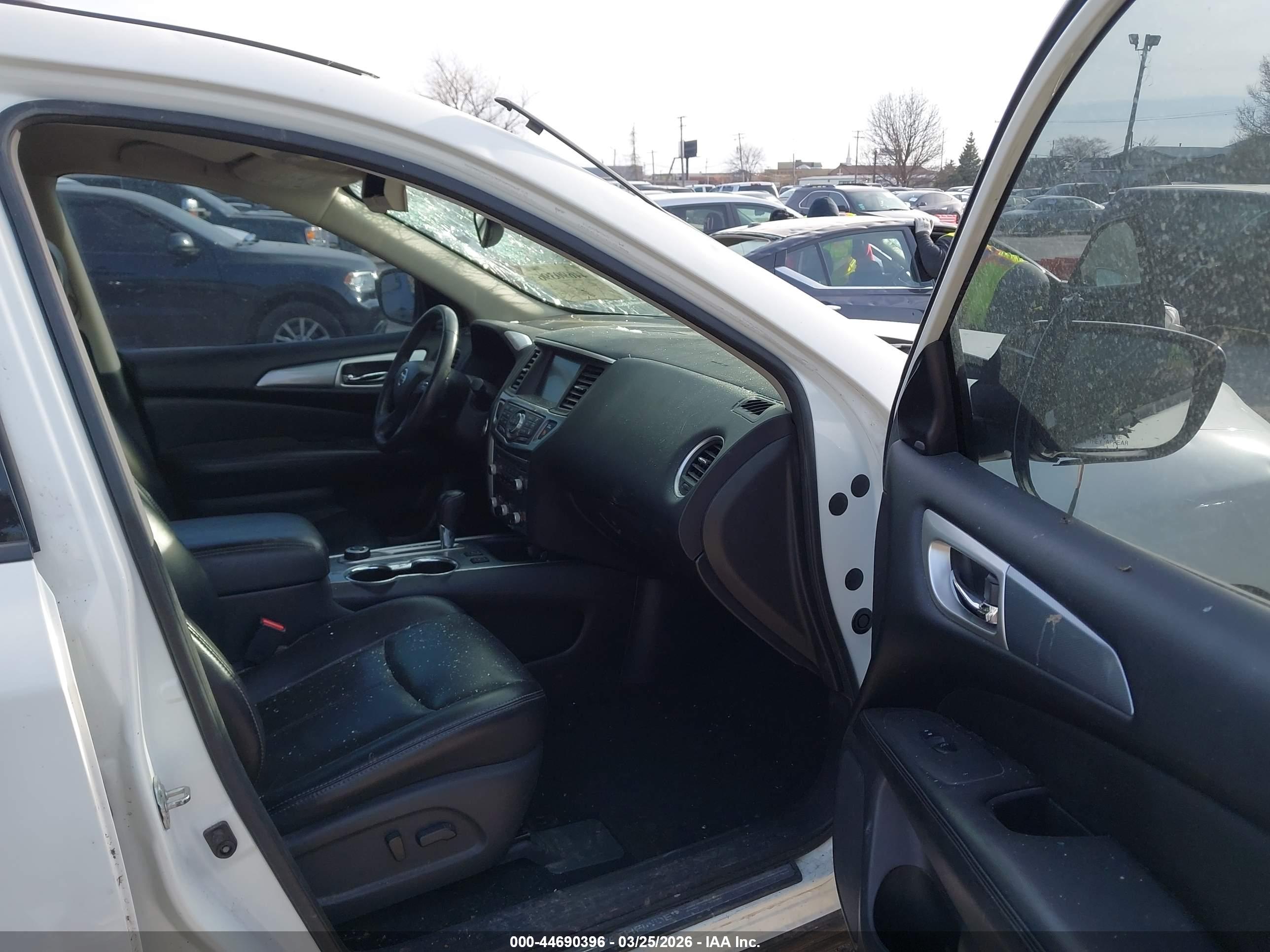 NISSAN PATHFINDER image 5