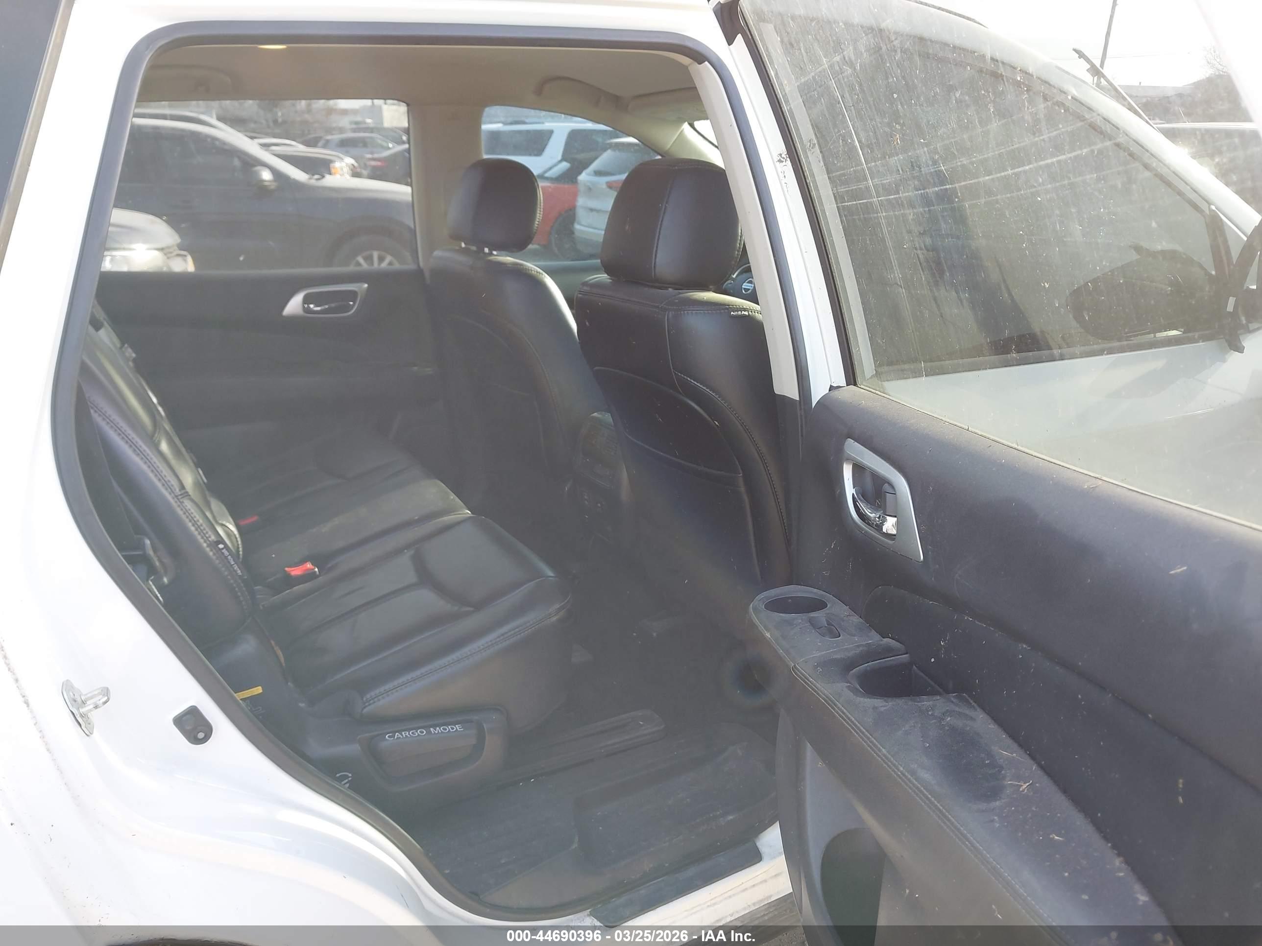 NISSAN PATHFINDER image 8