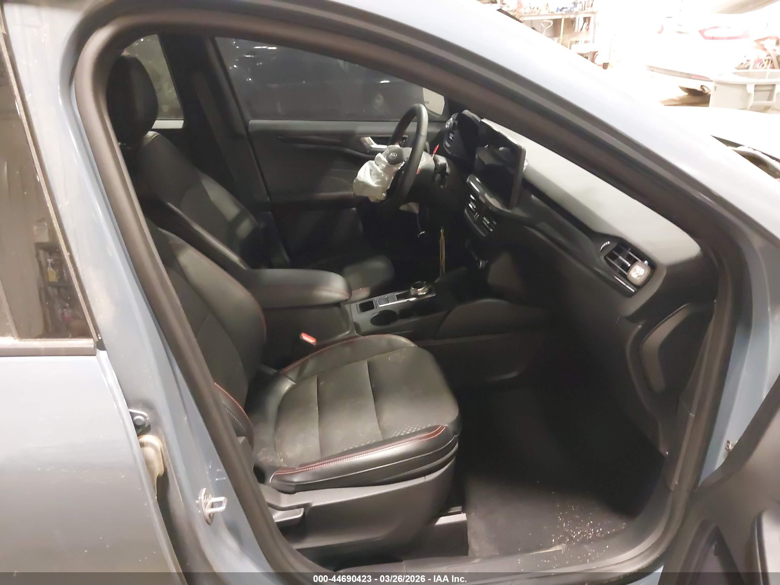 FORD ESCAPE image 5