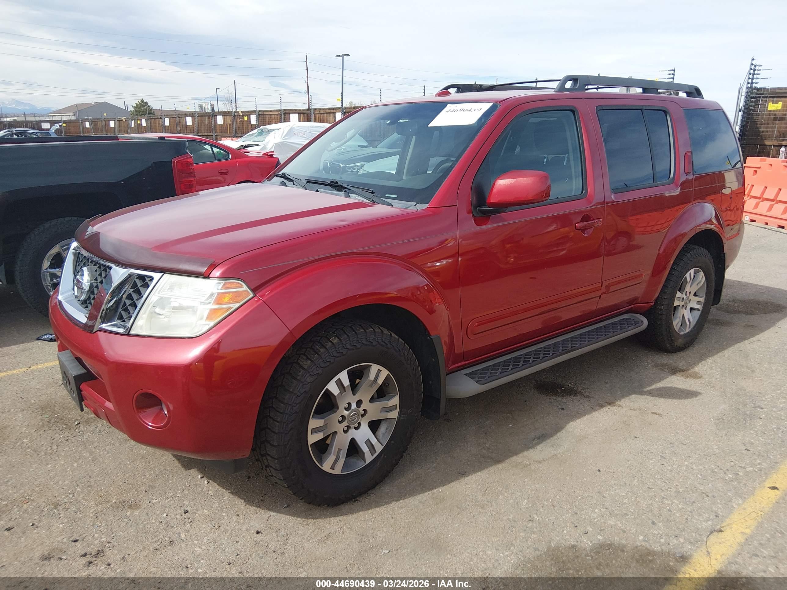 NISSAN PATHFINDER image 2