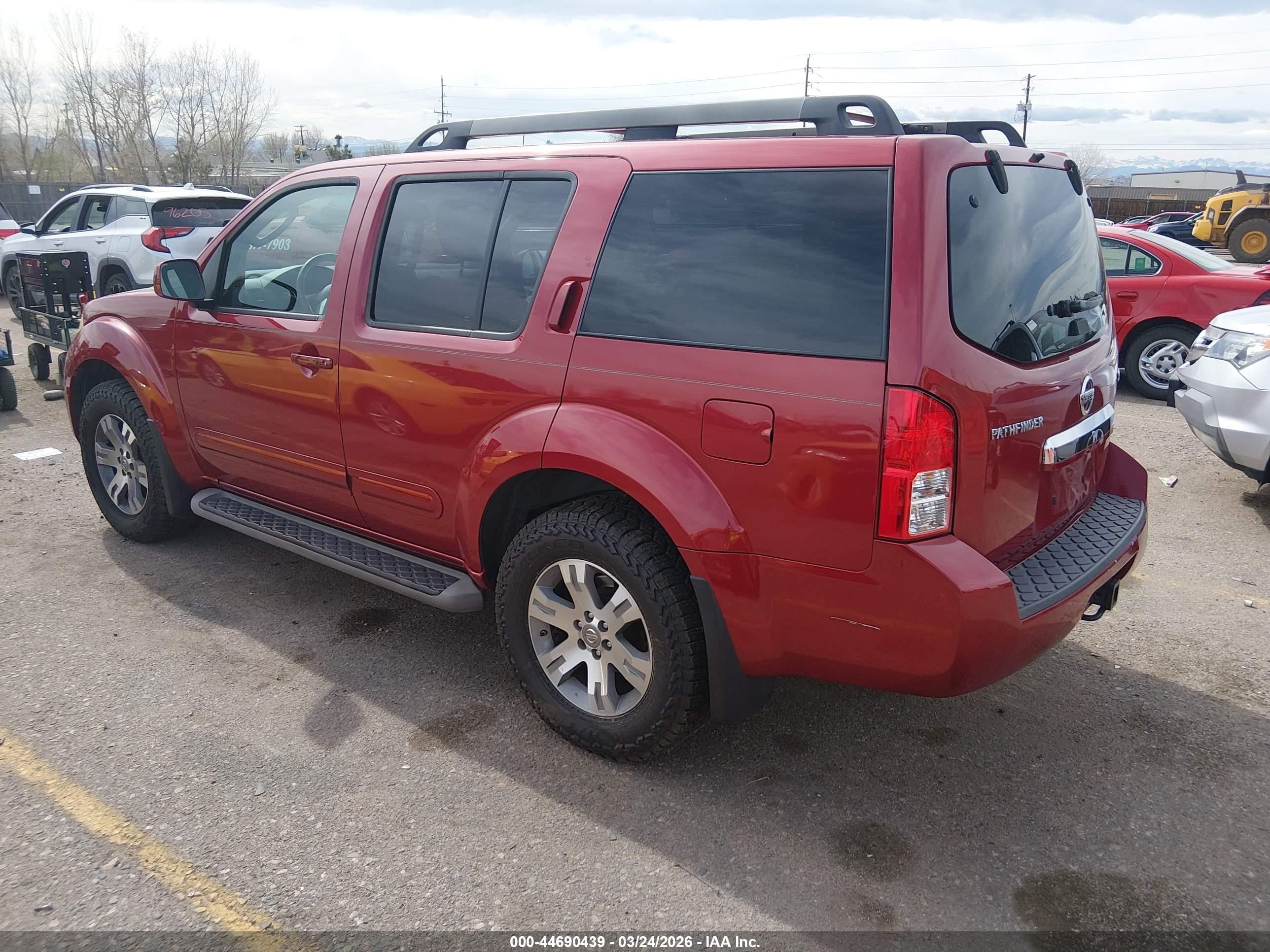 NISSAN PATHFINDER image 3