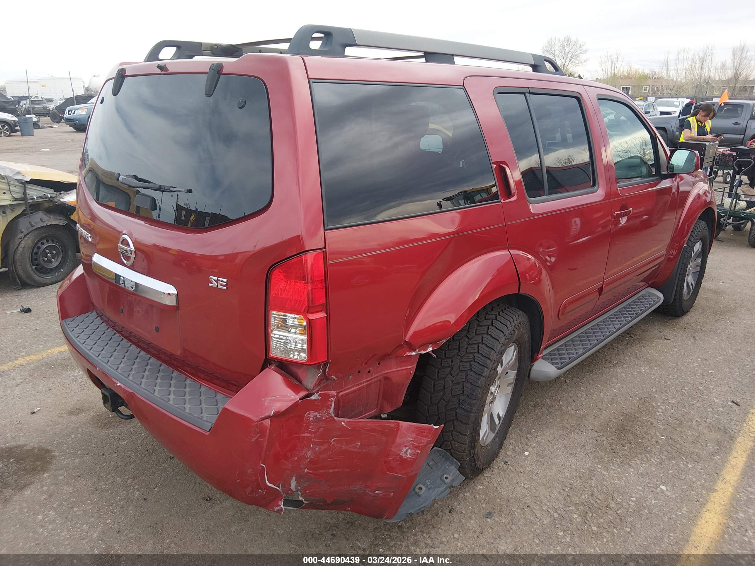 NISSAN PATHFINDER image 6
