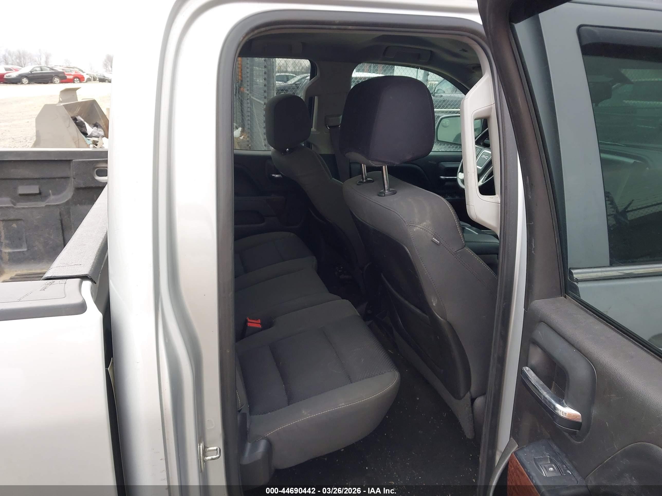 GMC SIERRA image 8