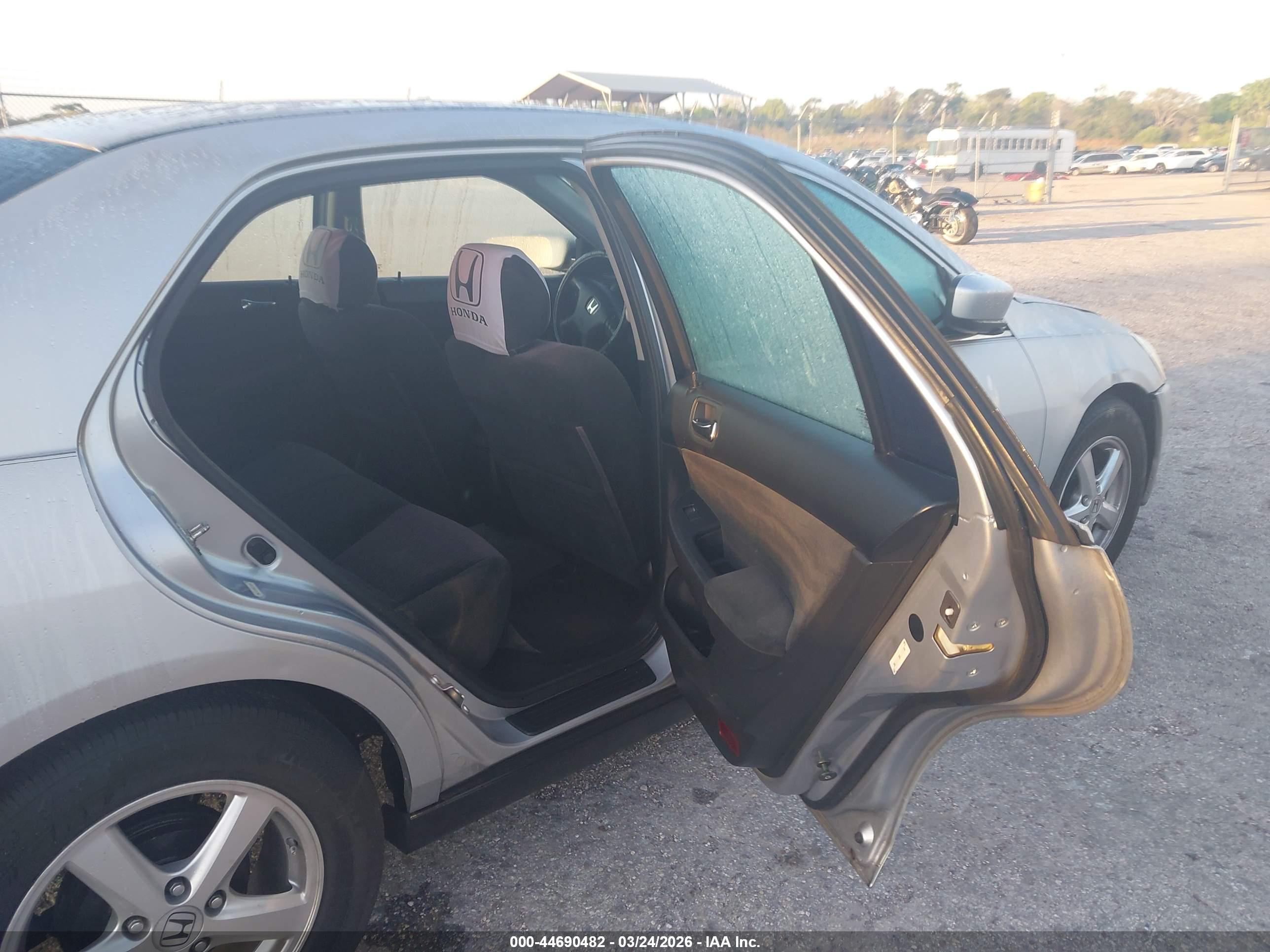 HONDA ACCORD image 8