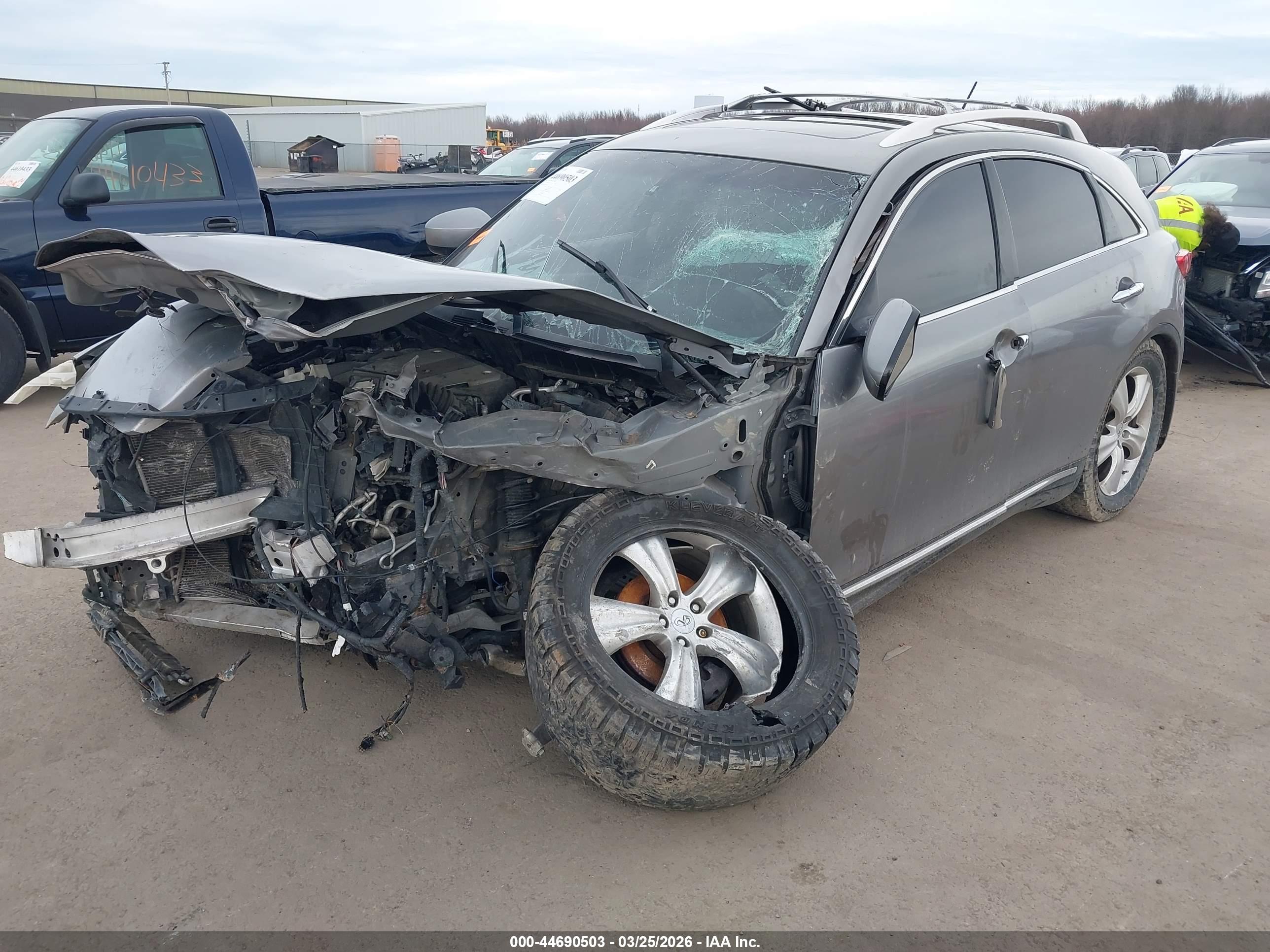 INFINITI FX35 image 2