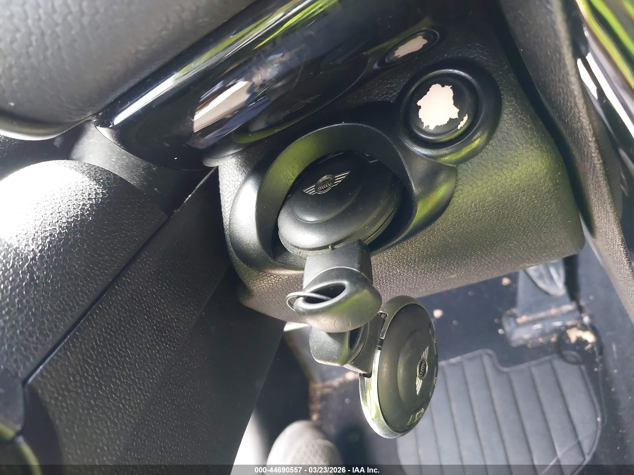 MINI COUNTRYMAN image 11
