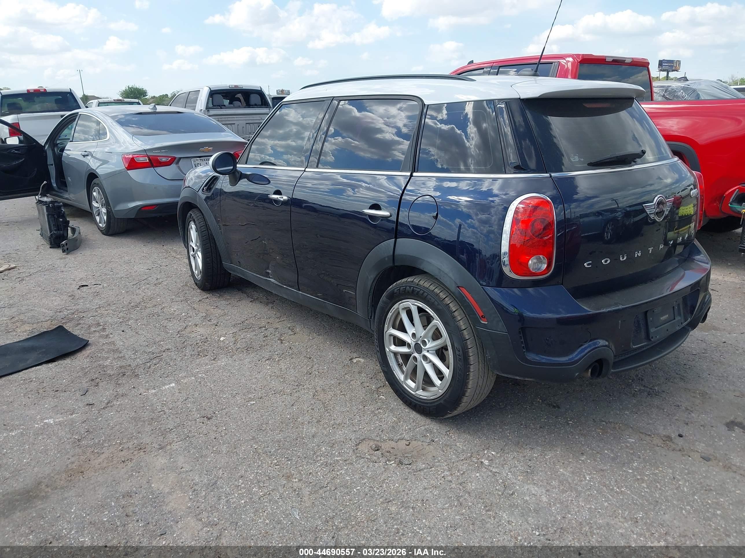 MINI COUNTRYMAN image 3