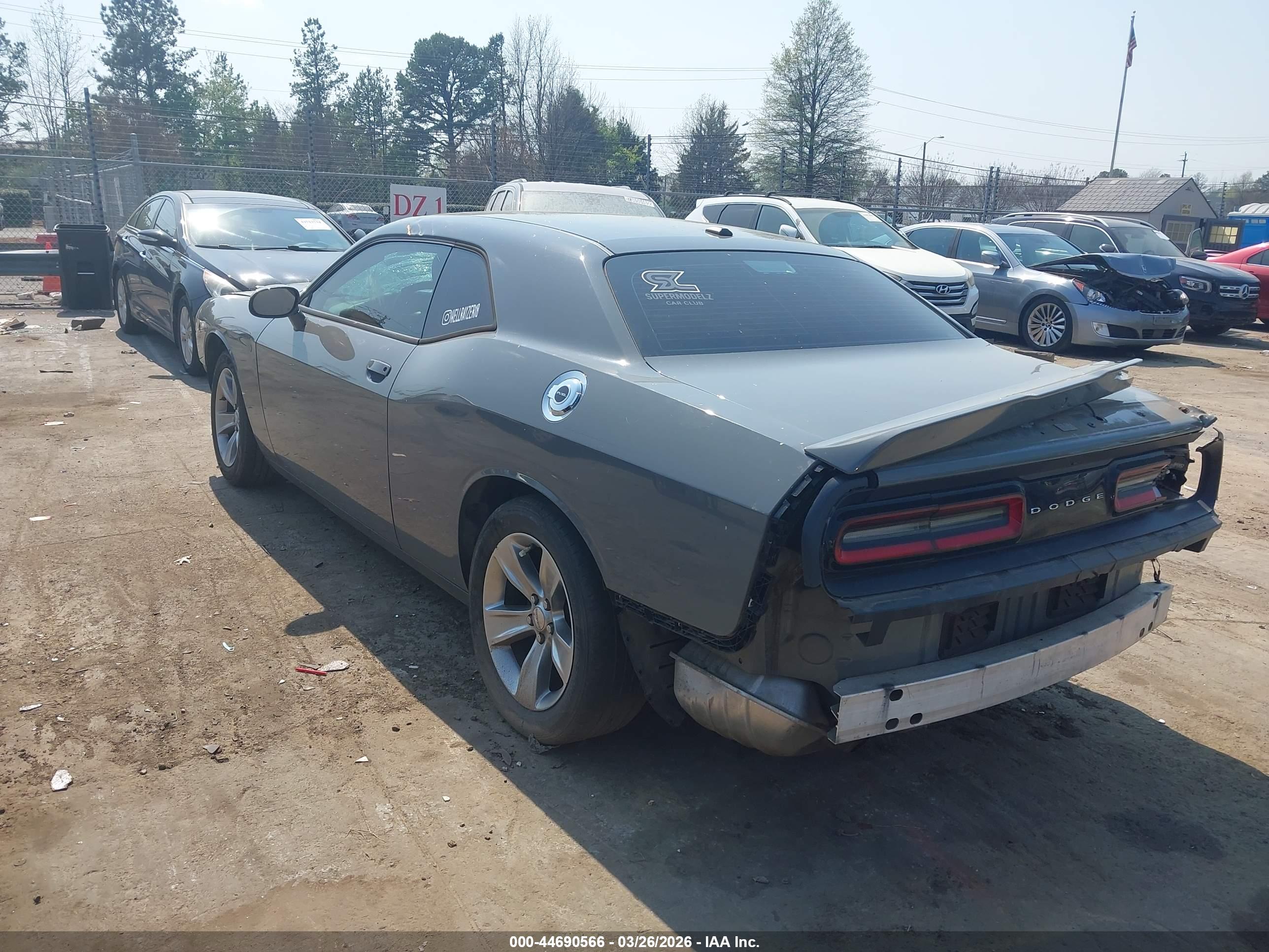 DODGE CHALLENGER image 3