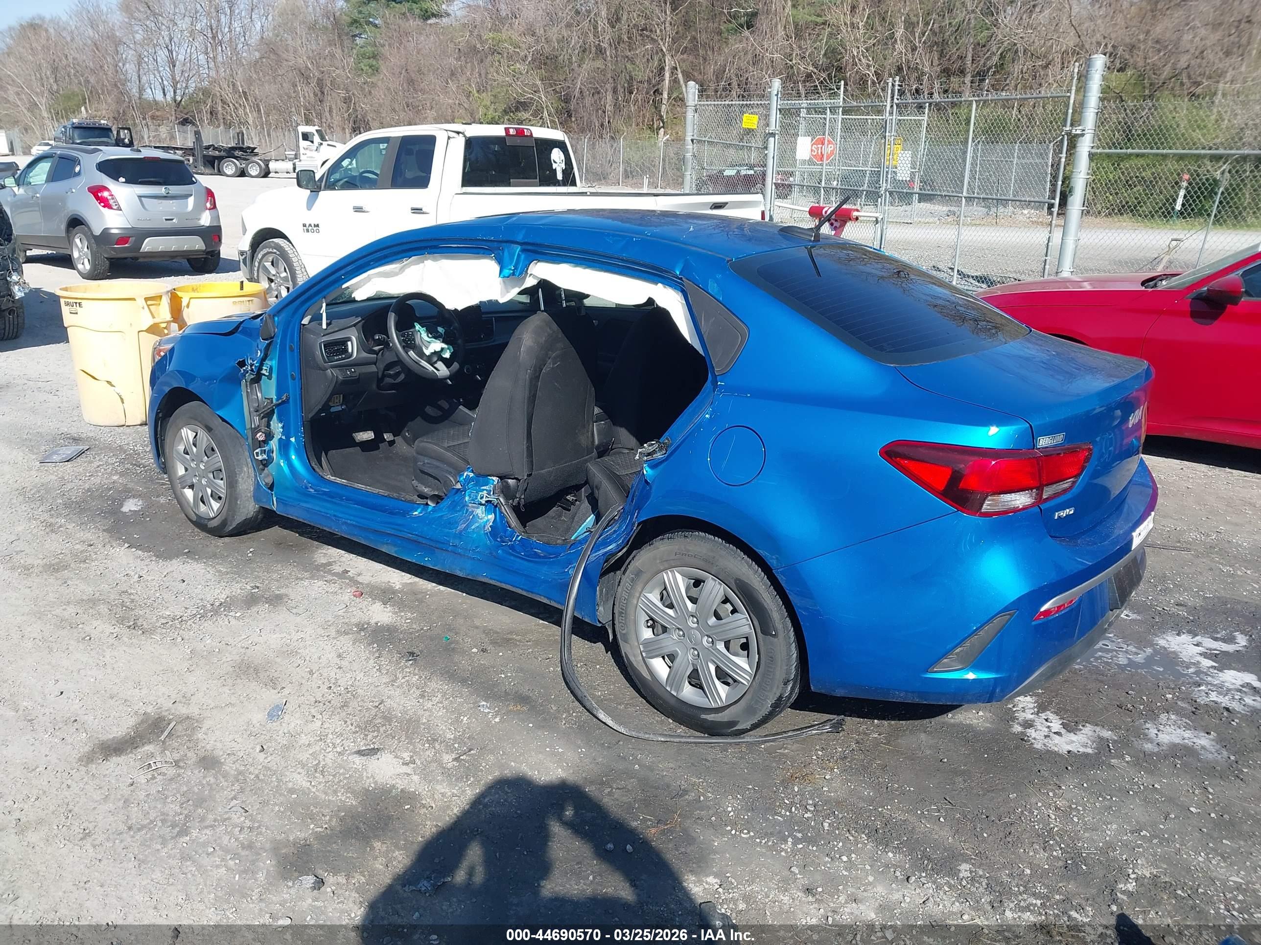 KIA RIO image 3
