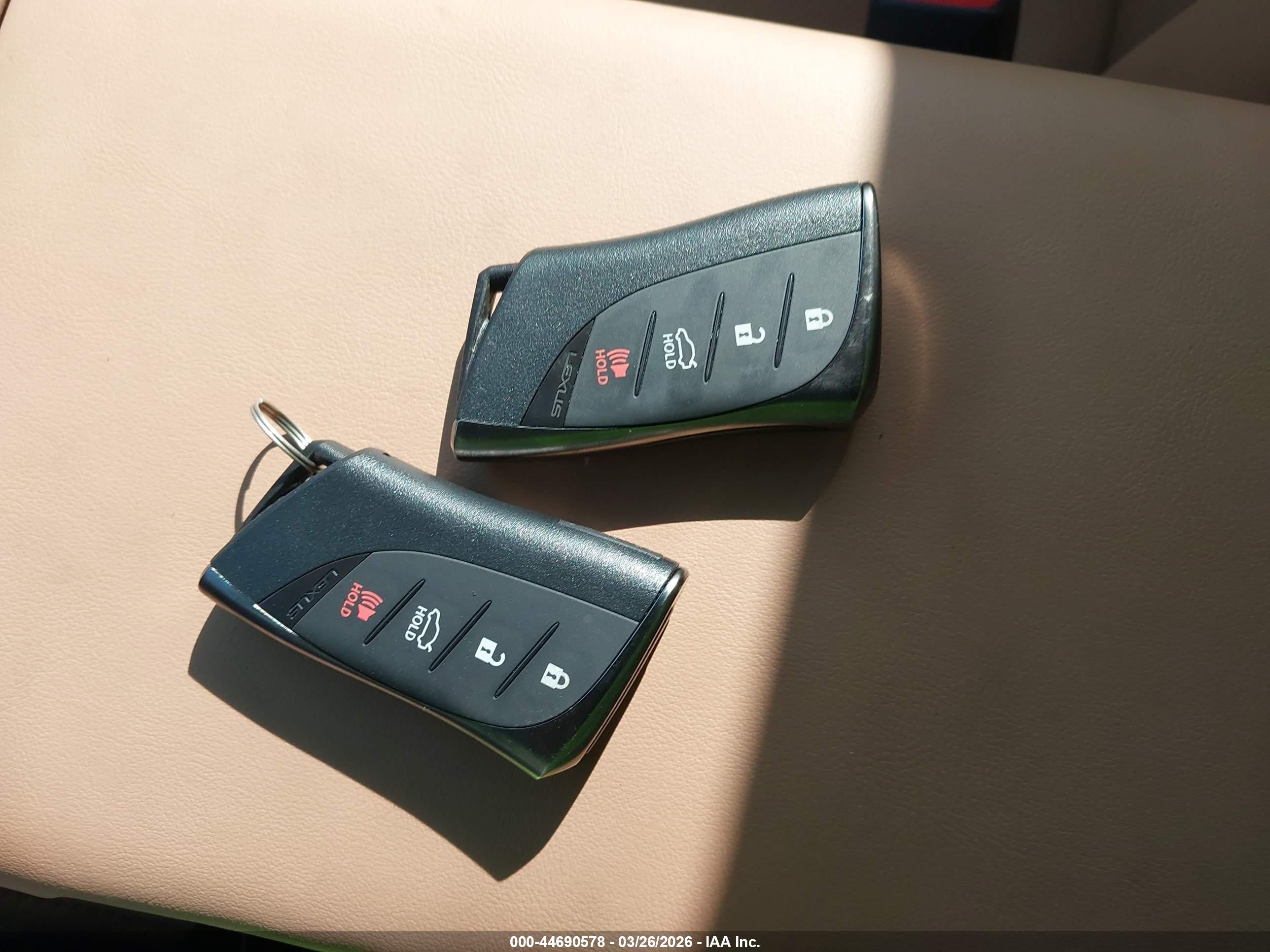 LEXUS ES image 11