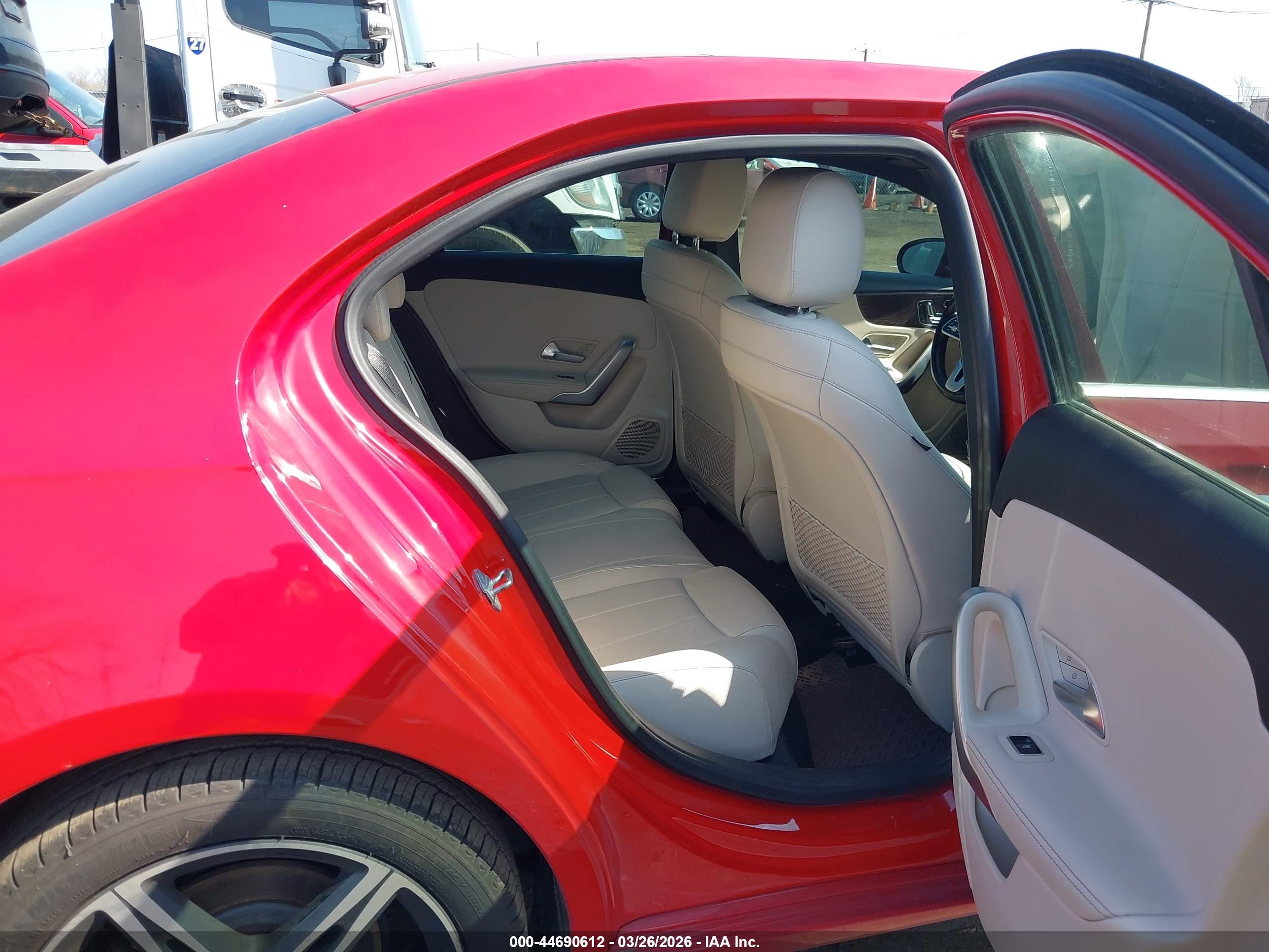 MERCEDES-BENZ A image 8