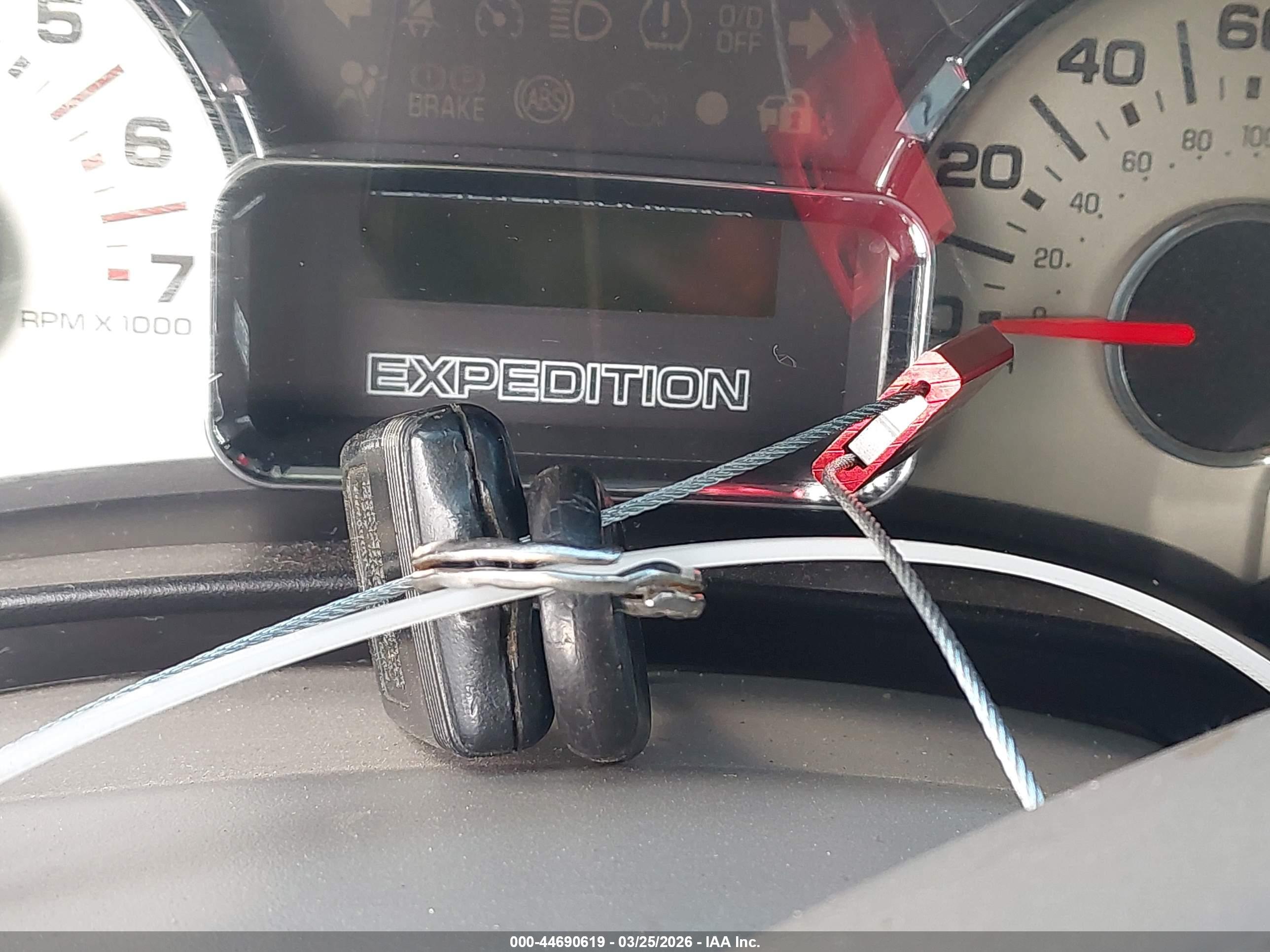 FORD EXPEDITION image 11