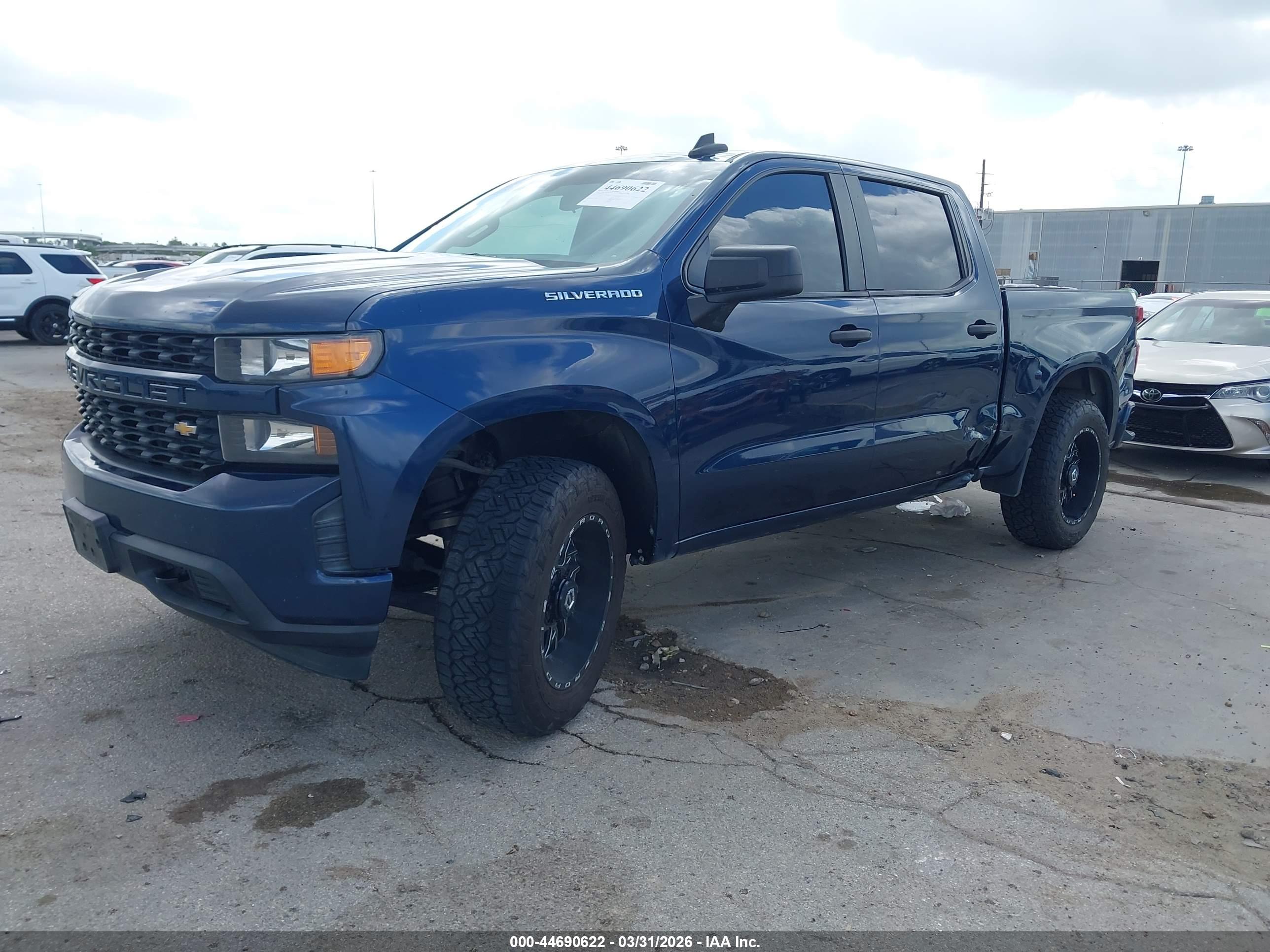 CHEVROLET SILVERADO image 2